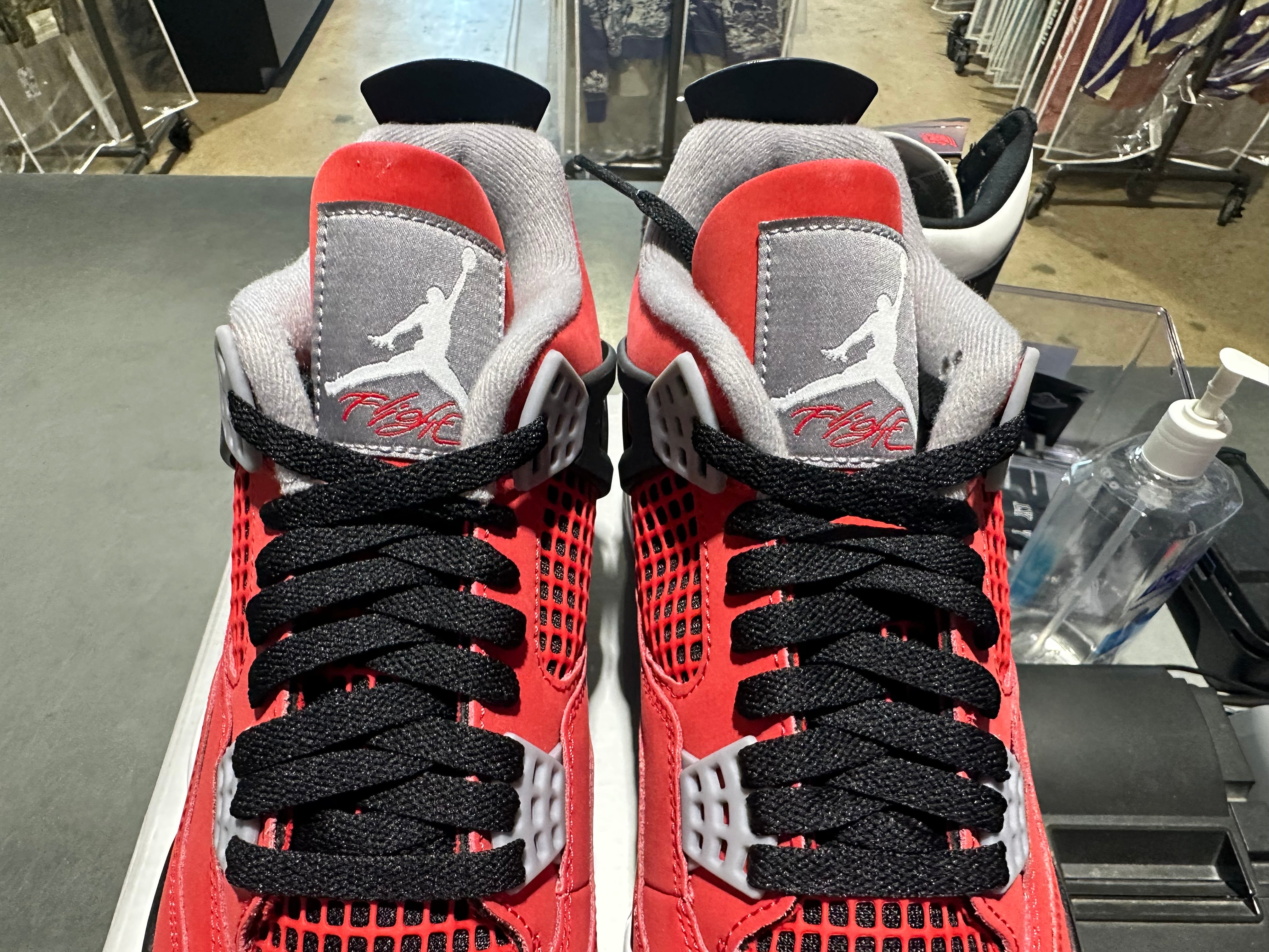 Air Jordan 4 Retro - Toro Size 9