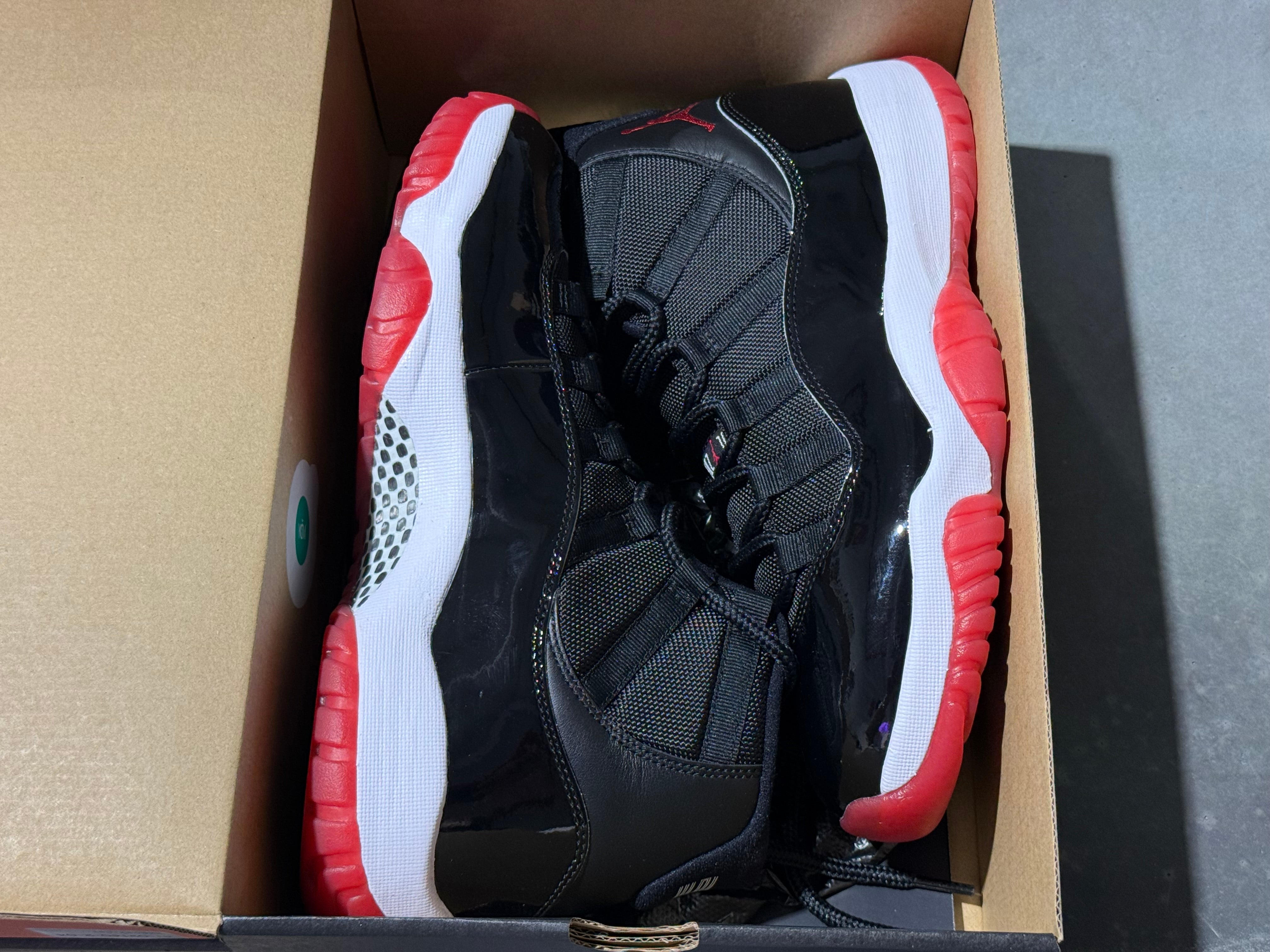 Air Jordan 11 Retro - Playoffs Bred 2019 Size 10