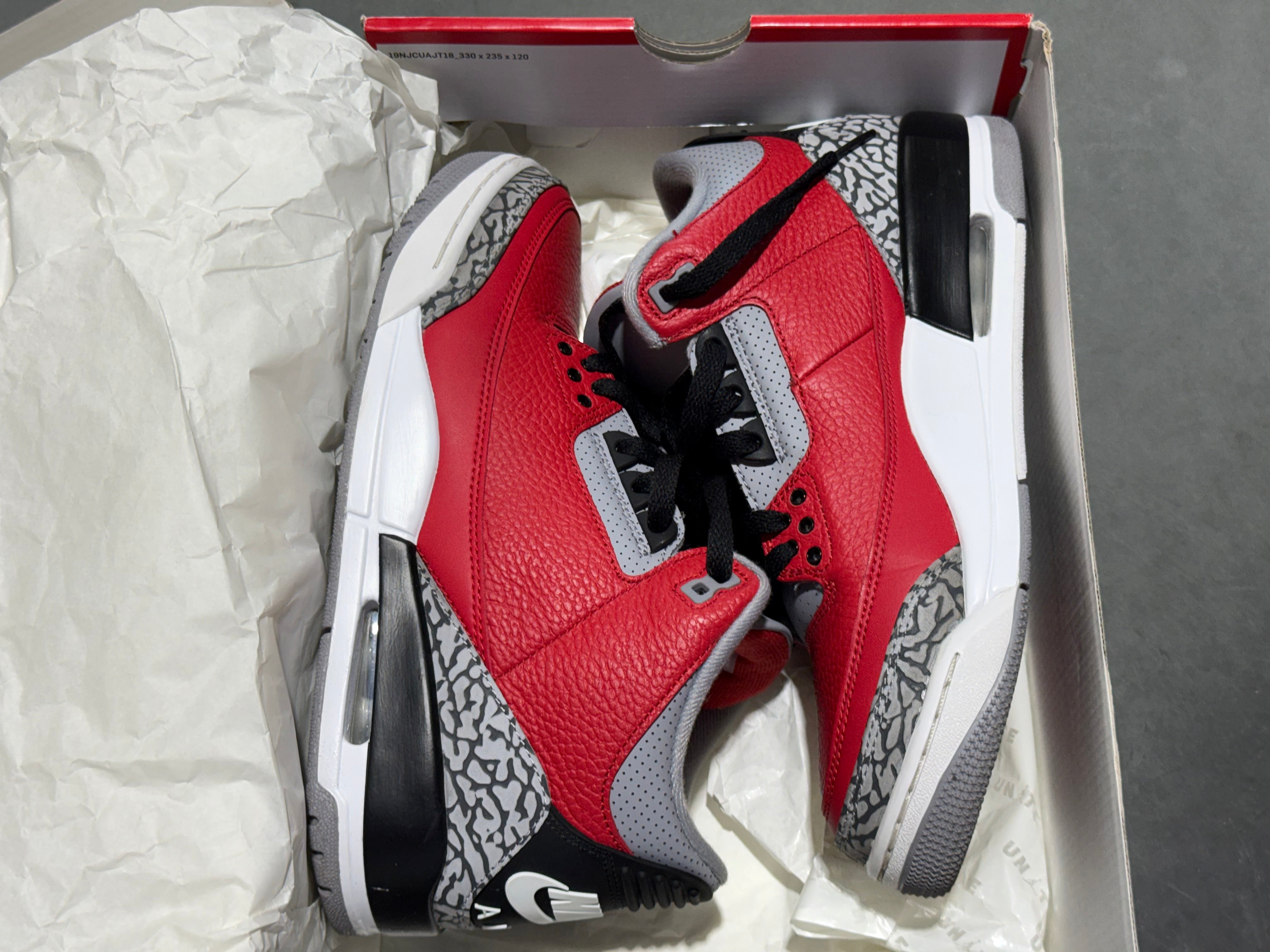 Air Jordan 3 Retro SE - Unite/Fire Red Size 9