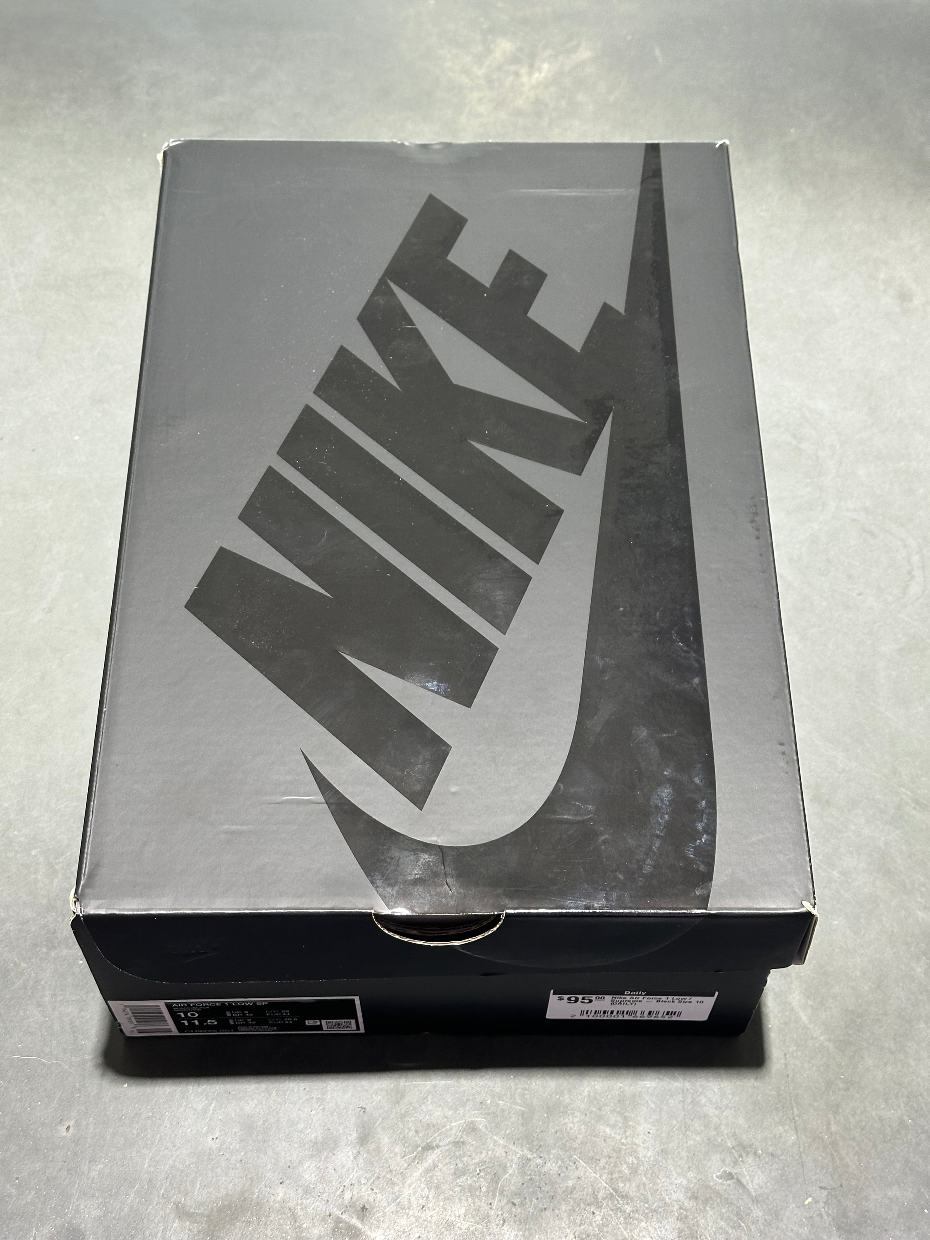 Nike Air Force 1 Low / Supreme - Black Size 10