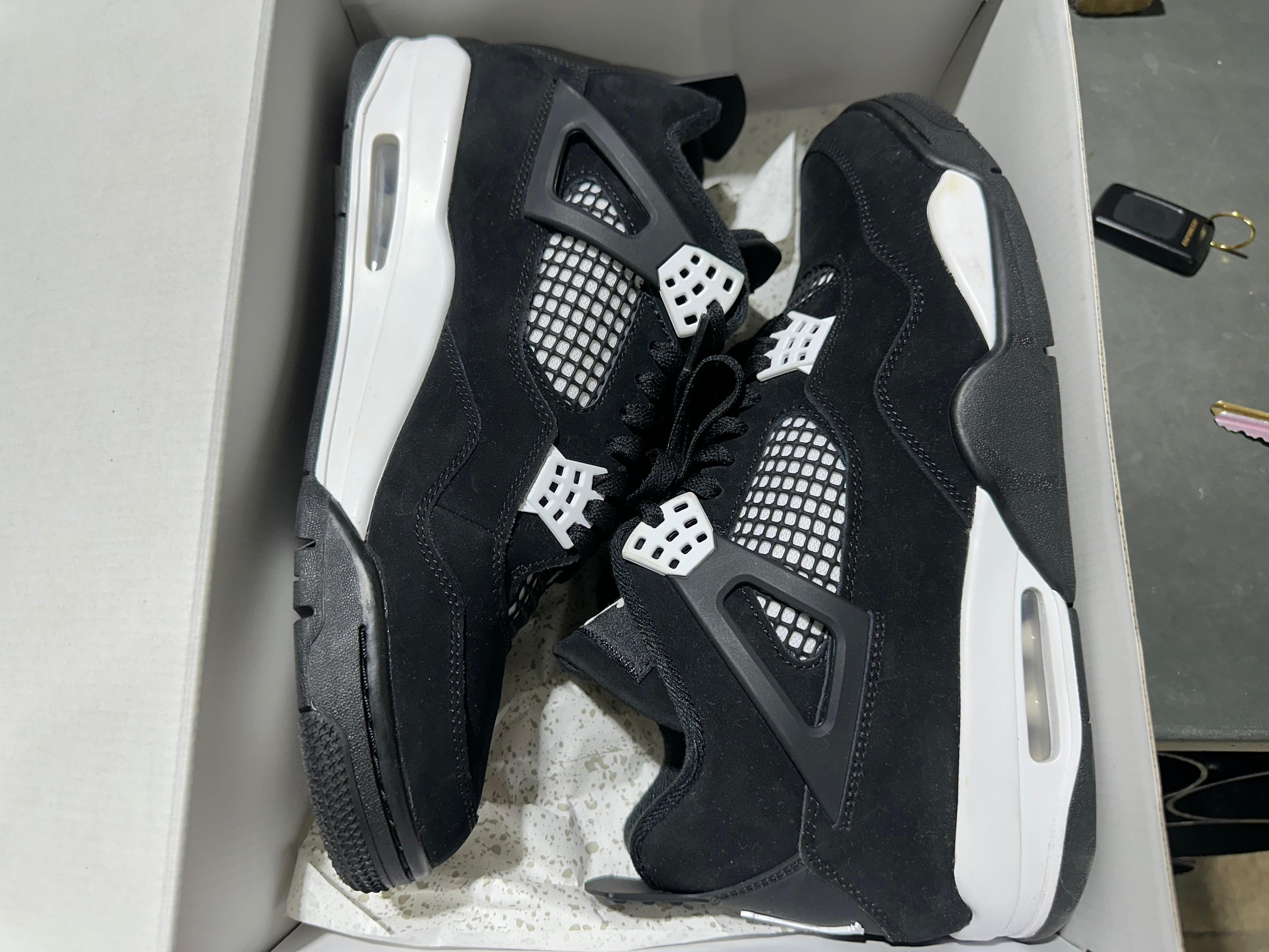 Air Jordan 4 Retro - White Thunder Size 11