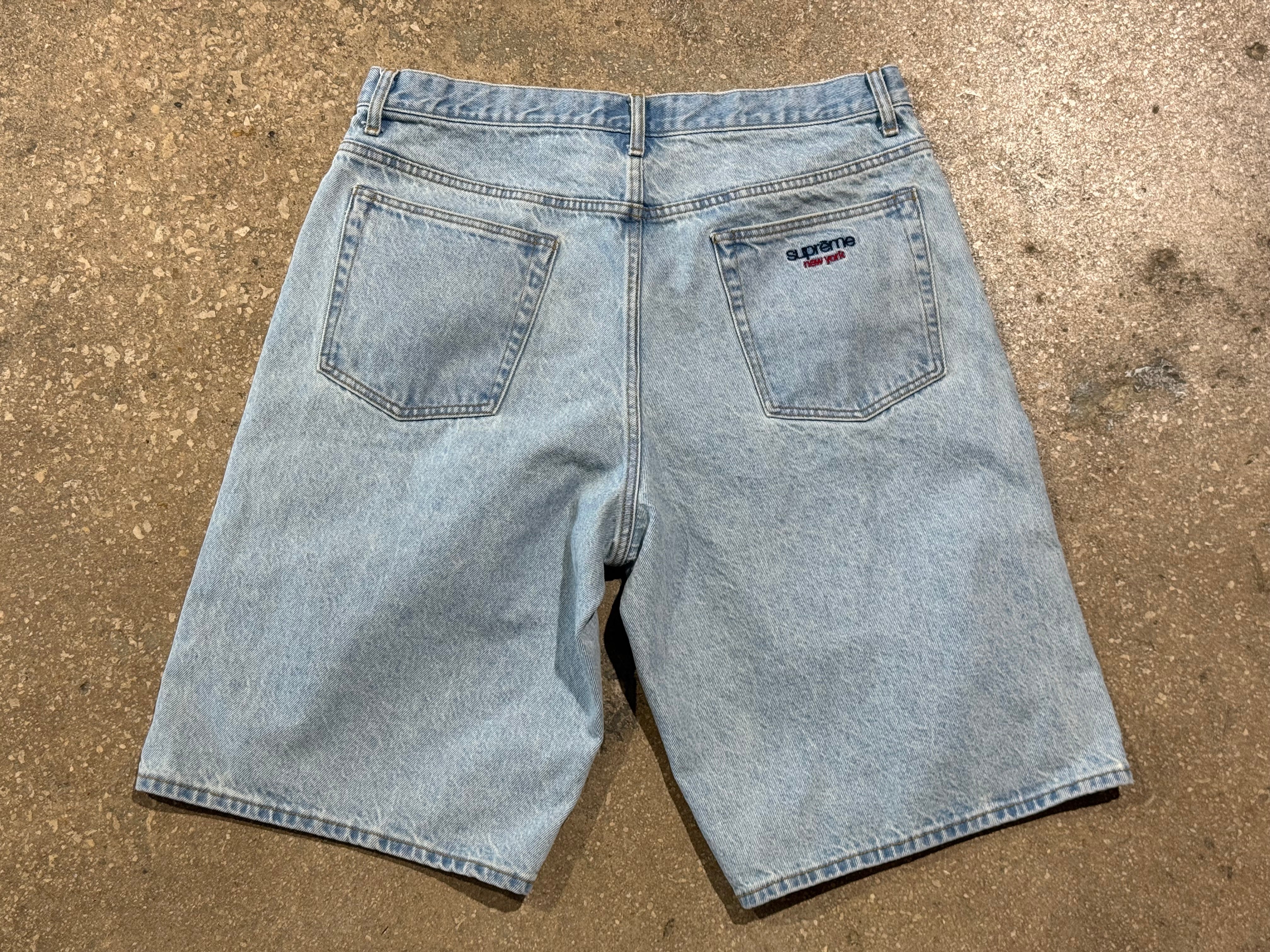 USED Supreme Denim Jean Shorts - Light Wash Size 34