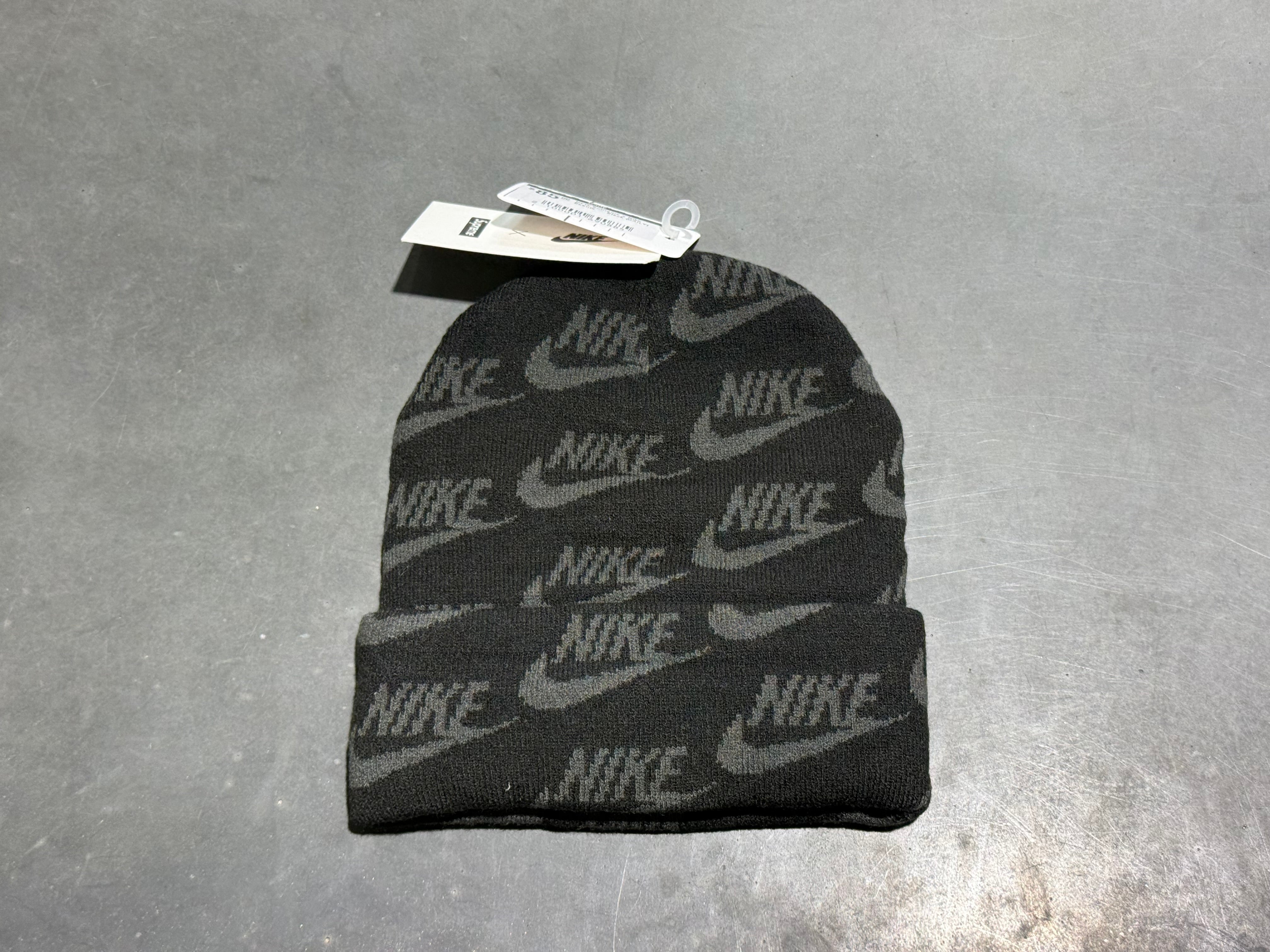 NEW Supreme x Nike Beanie - Black
