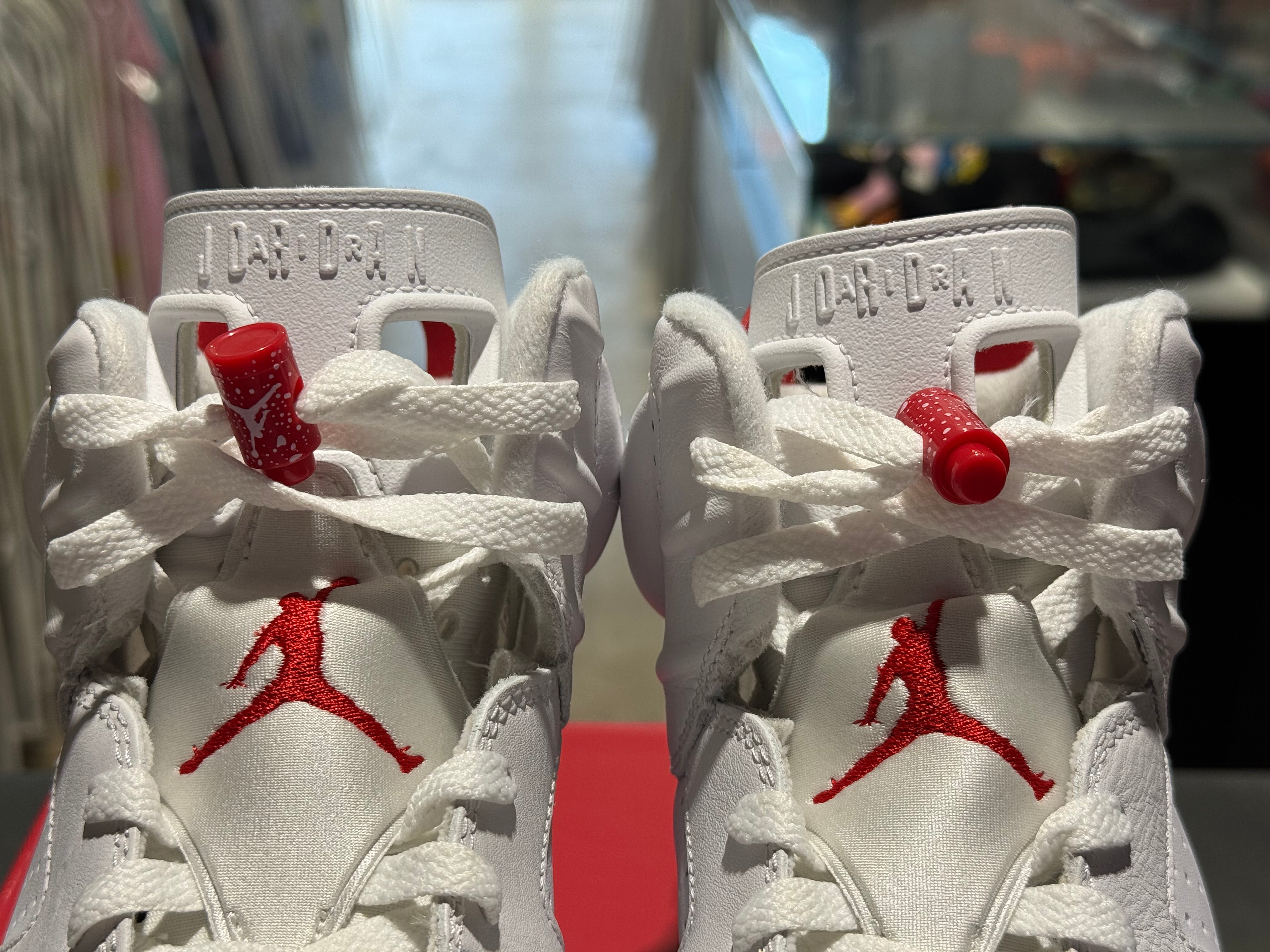 Air Jordan 6 Retro - Red Oreo Size 11