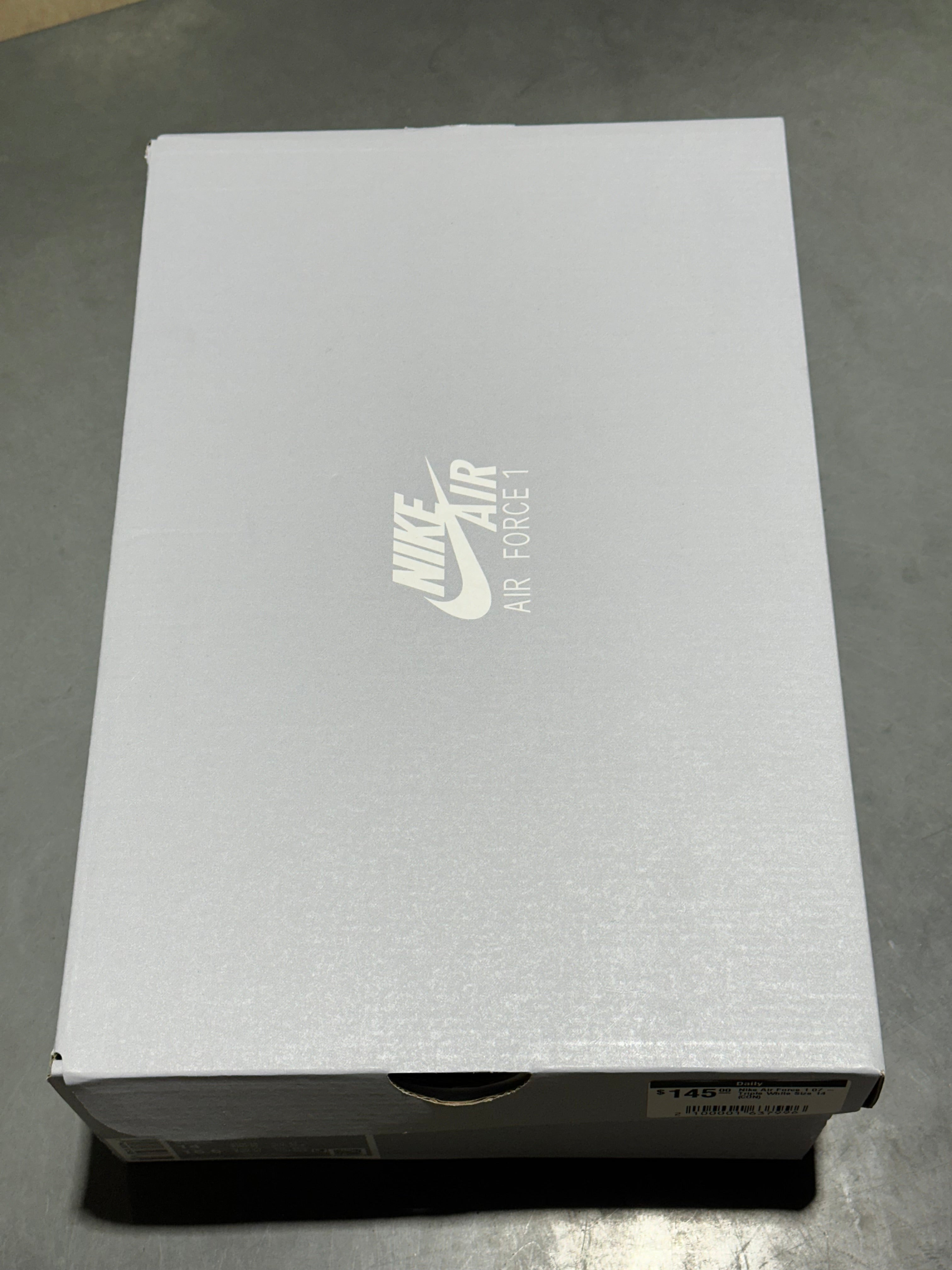 Nike Air Force 1 07 - Triple White Size 12.5