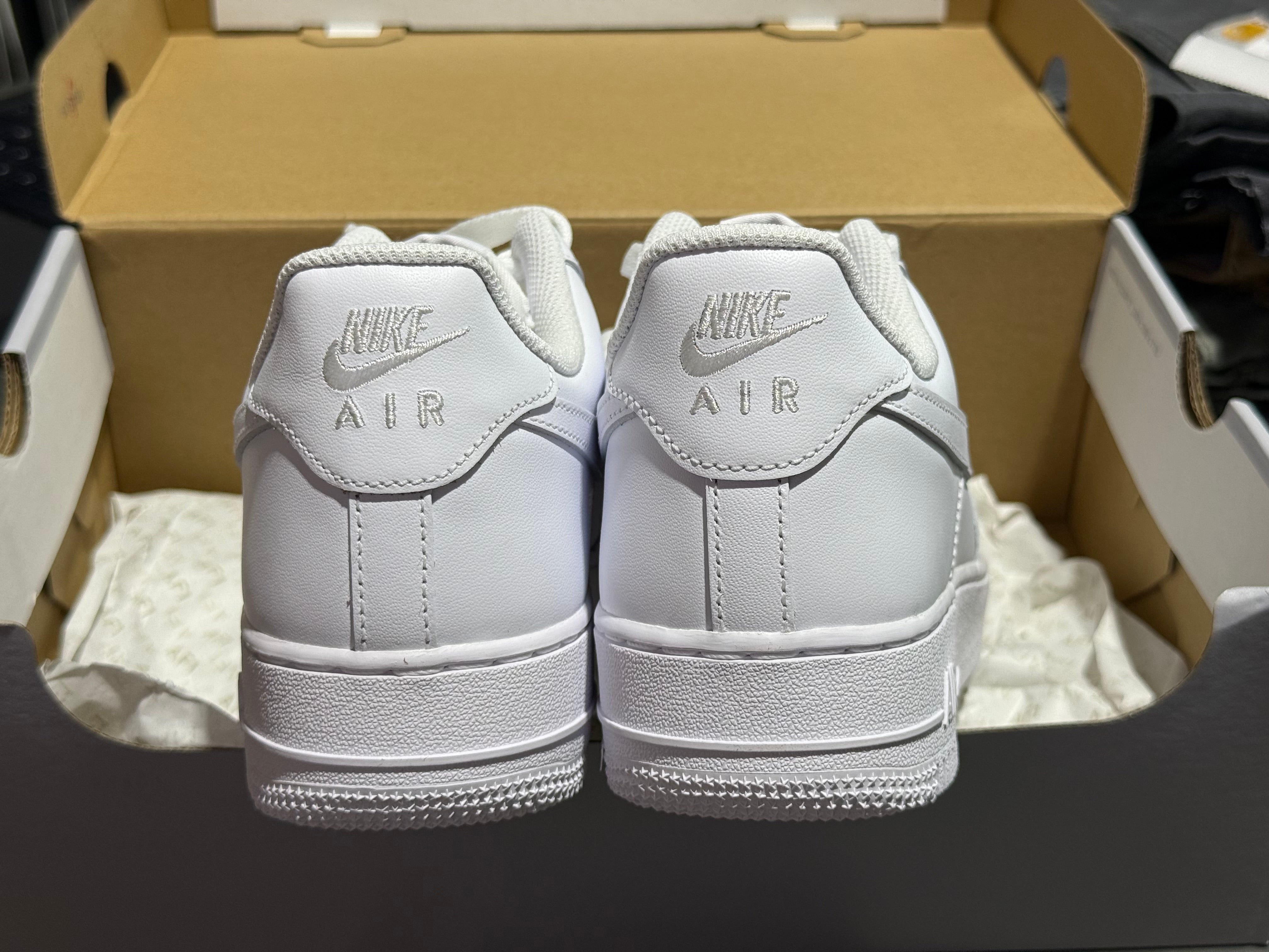 Nike Air Force 1 07 - Triple White Size 8