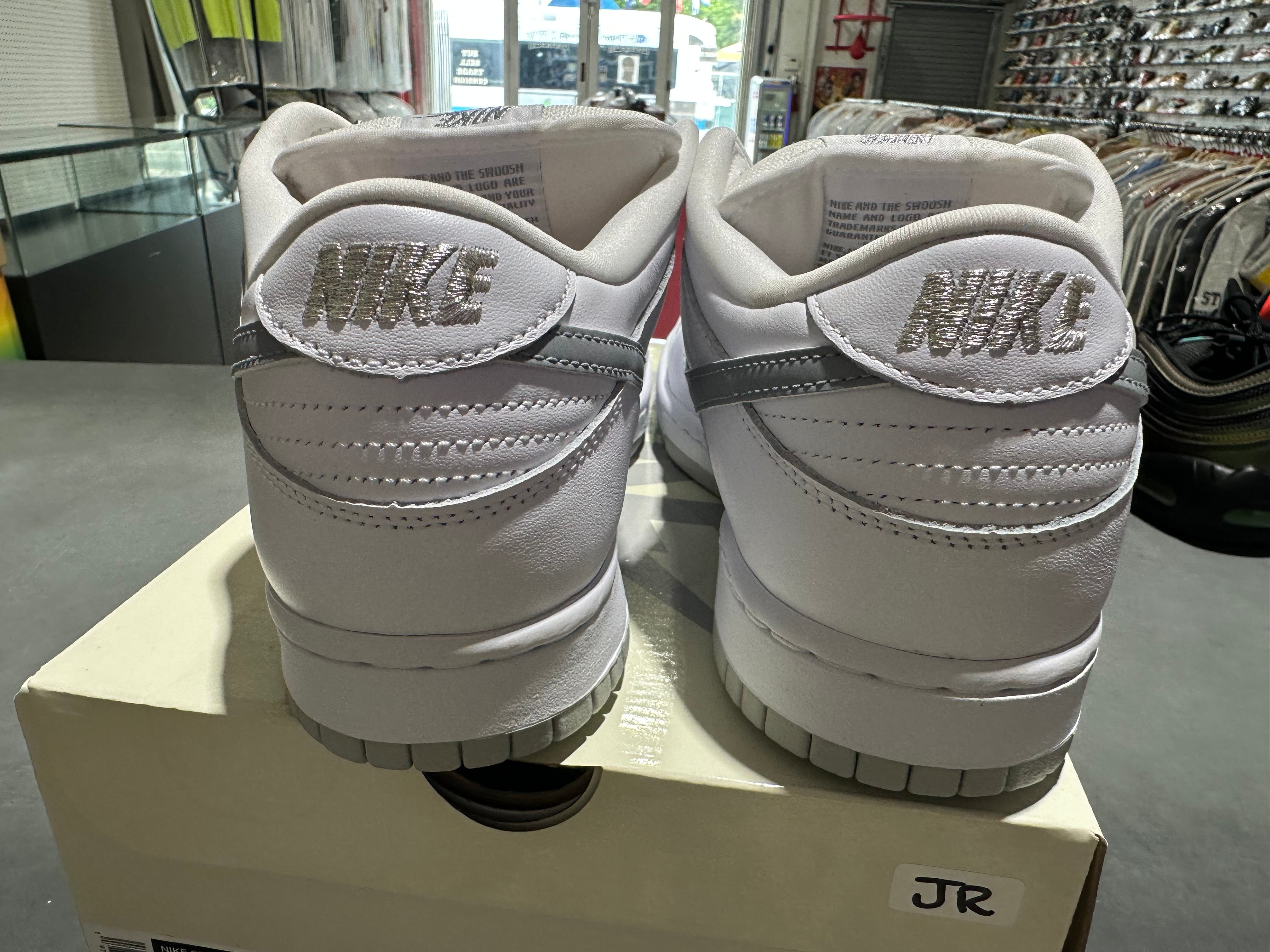 Nike SB Dunk Low OG QS - Supreme/White Size 10.5