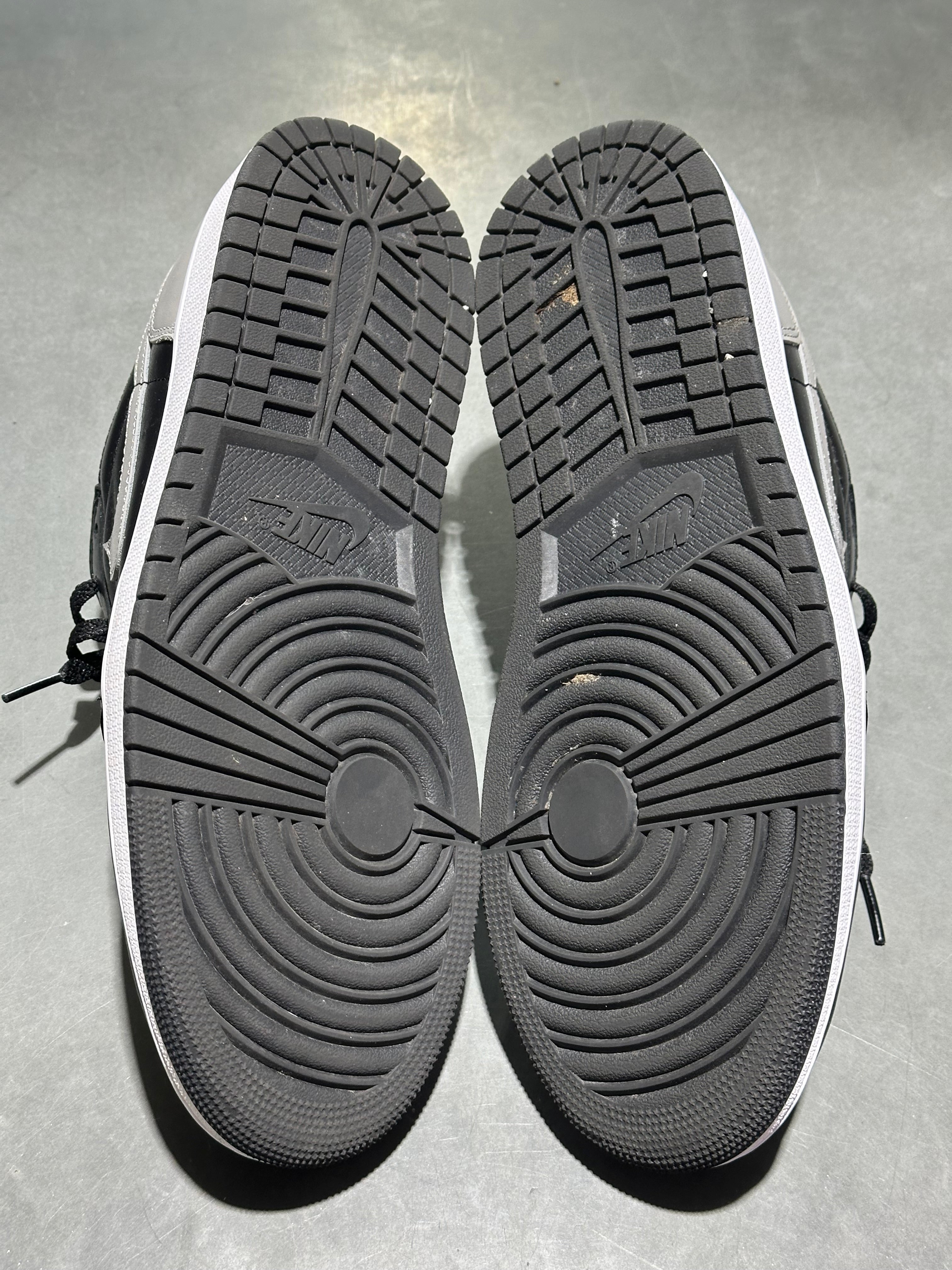 Air Jordan 1 Retro Low OG - Shadow Size 10.5