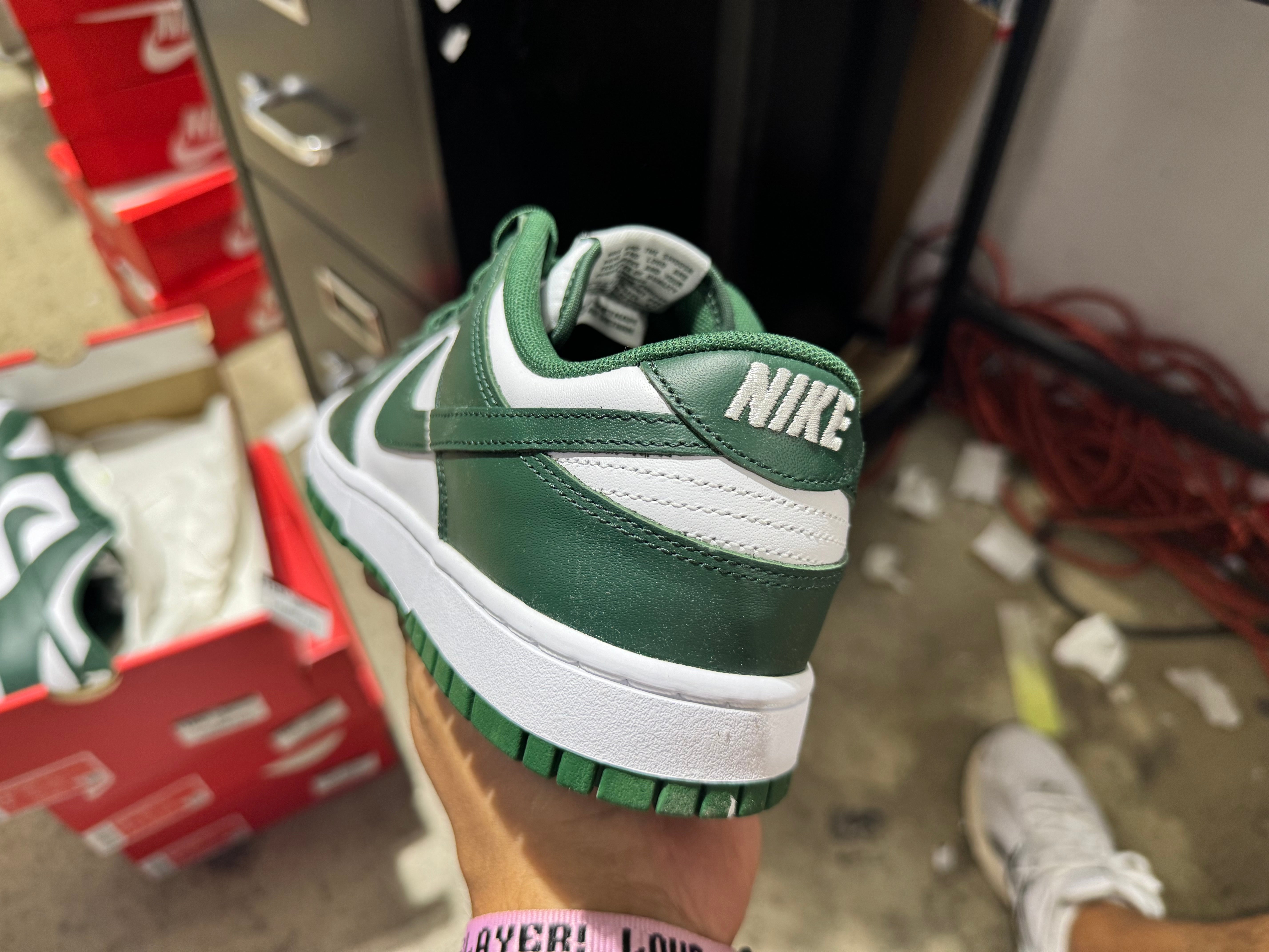 Nike Dunk Low Retro - Michigan State/Spartan