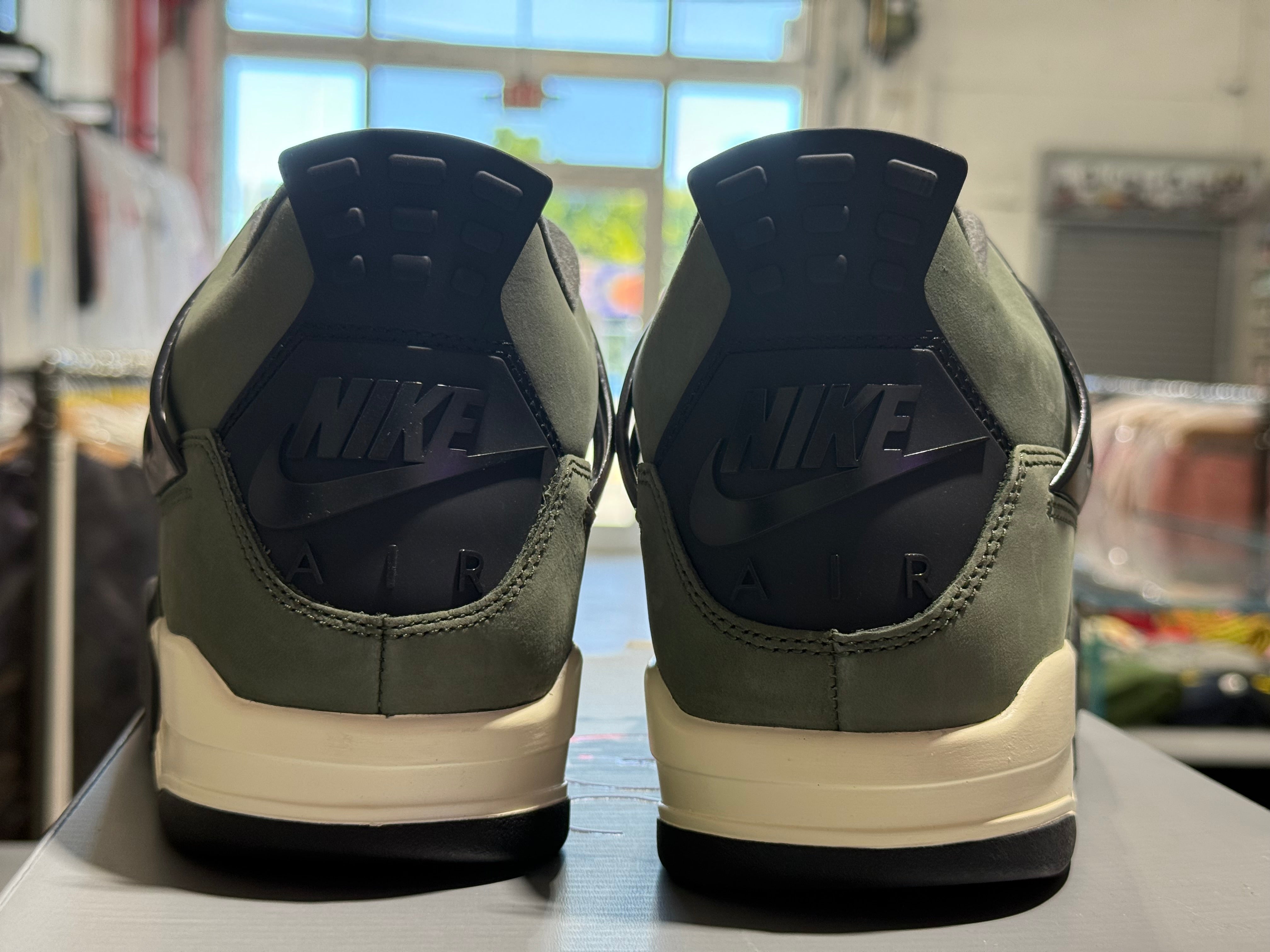 Air Jordan 4 Retro OG SP - Undefeated Size 10.5