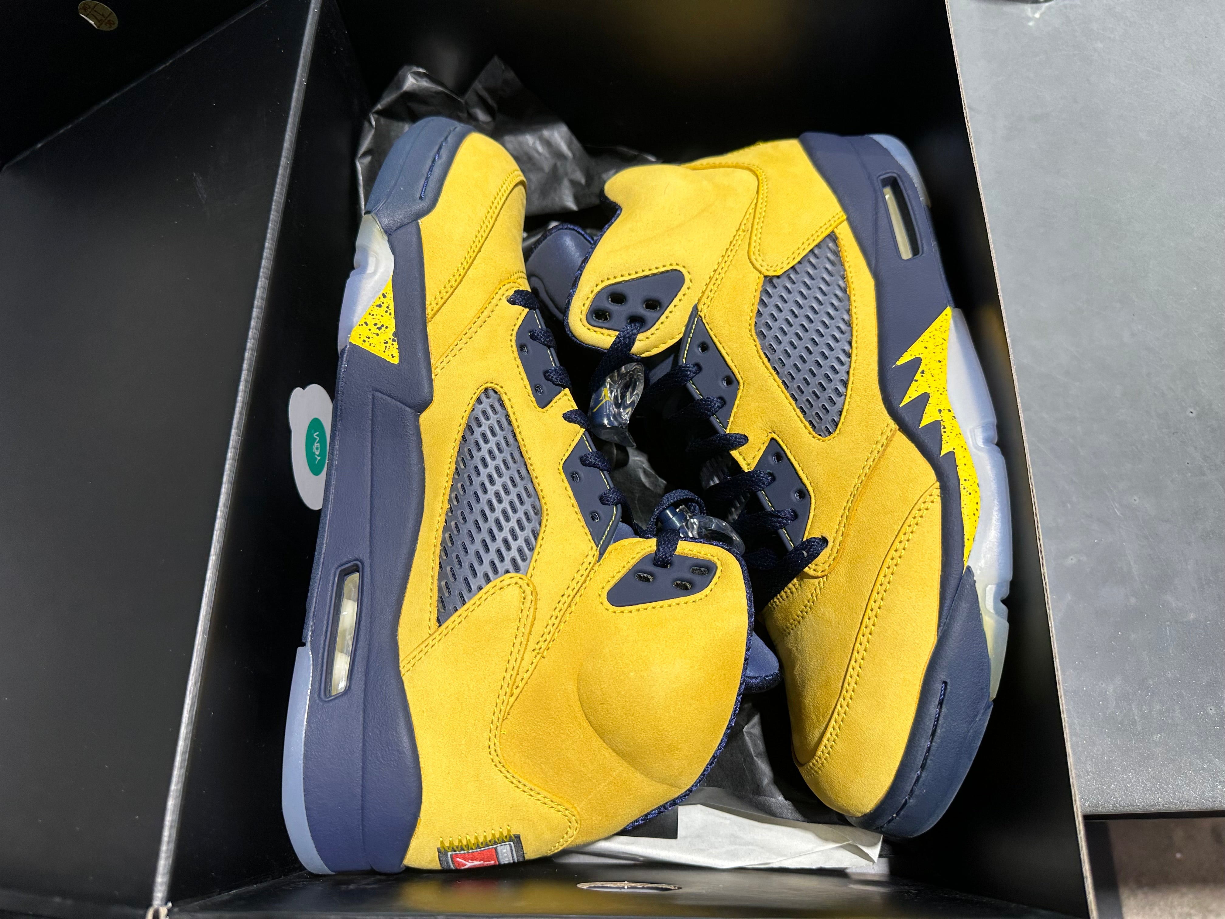 Air Jordan 5 Retro - Michigan 2019 Size 10