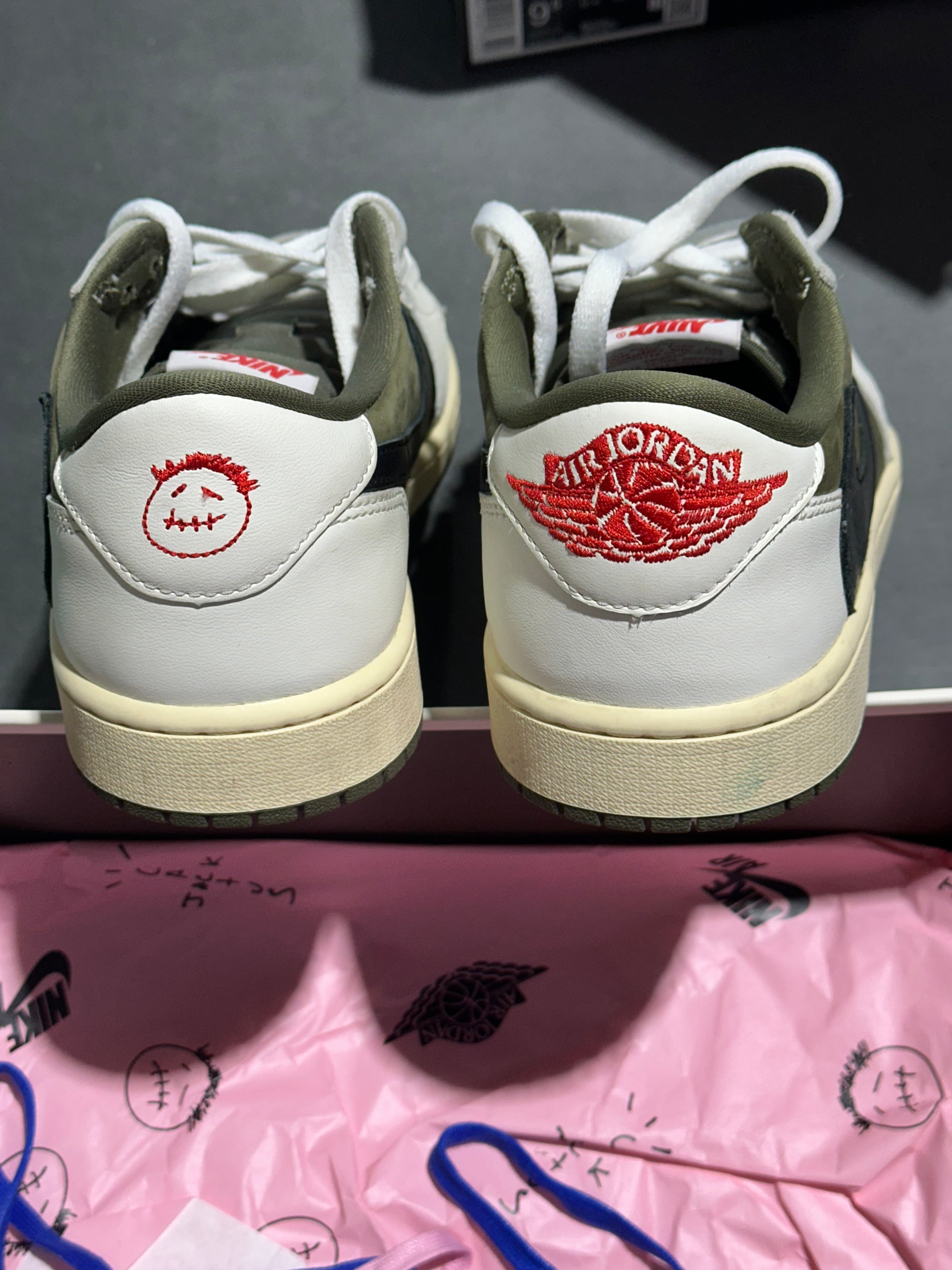 Air Jordan 1 Retro Low OG SP Travis Scott - Medium Olive Size 9.5