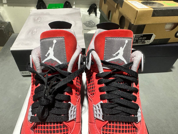 Air Jordan 4 Retro - Toro Size 9.5