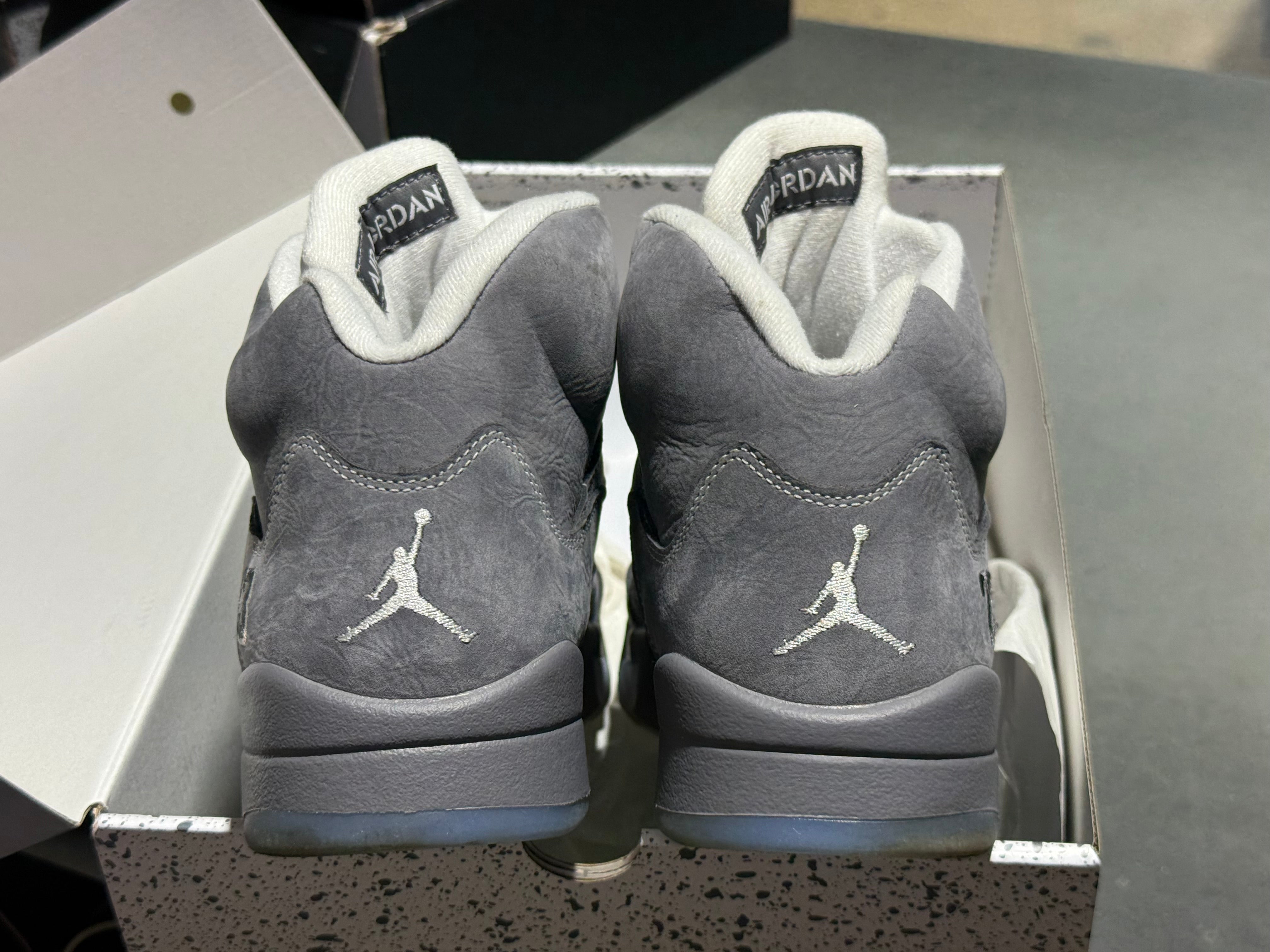 Air Jordan 5 Retro - Wolf Grey Size 9