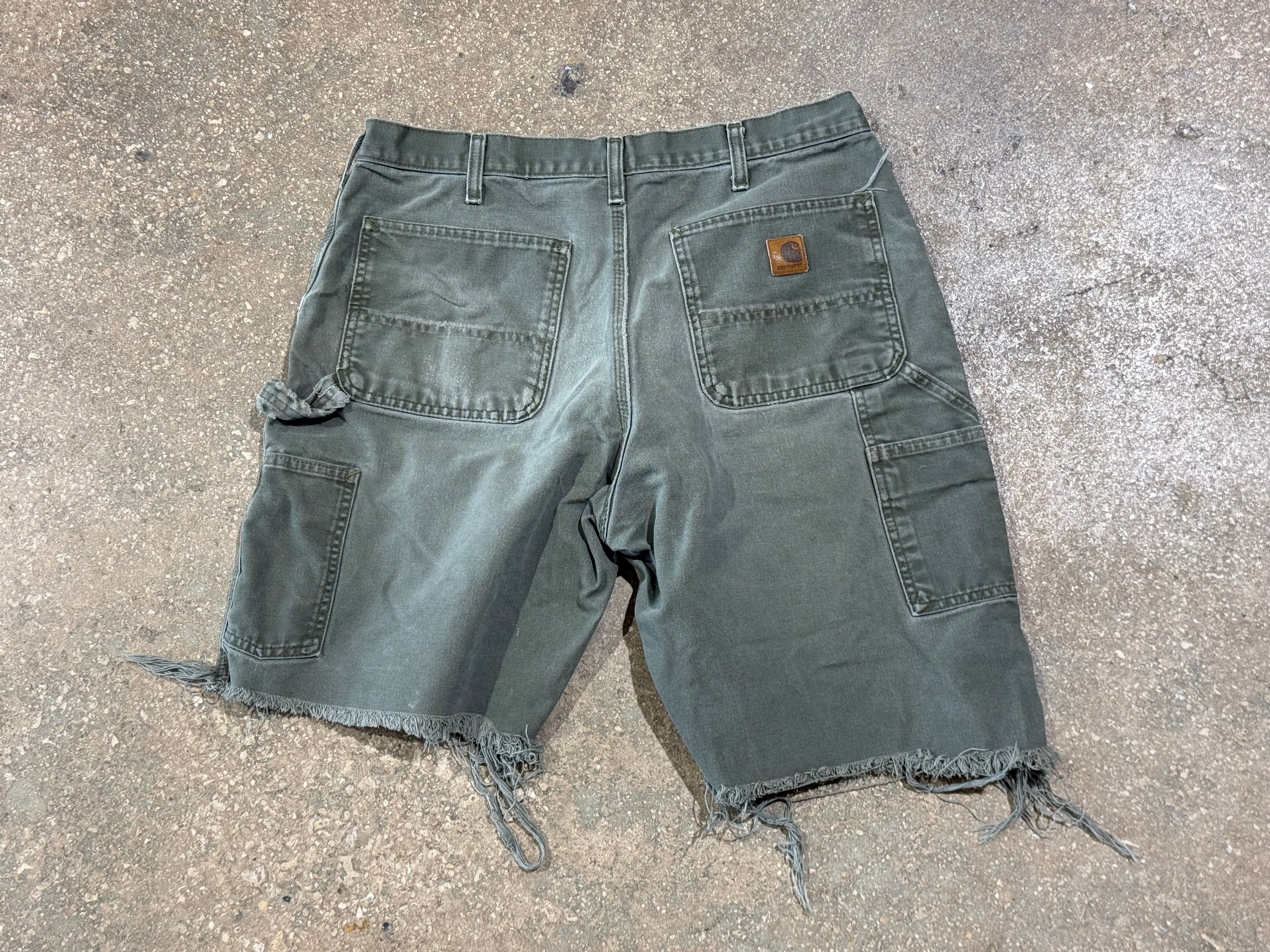 USED Distressed Carhartt Shorts - Olive Size 34