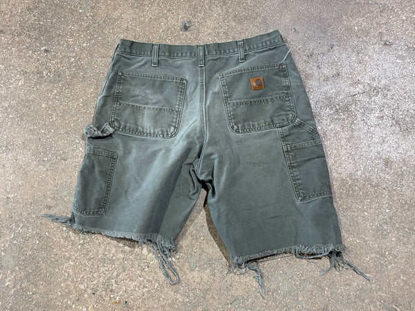USED Distressed Carhartt Shorts - Olive Size 34