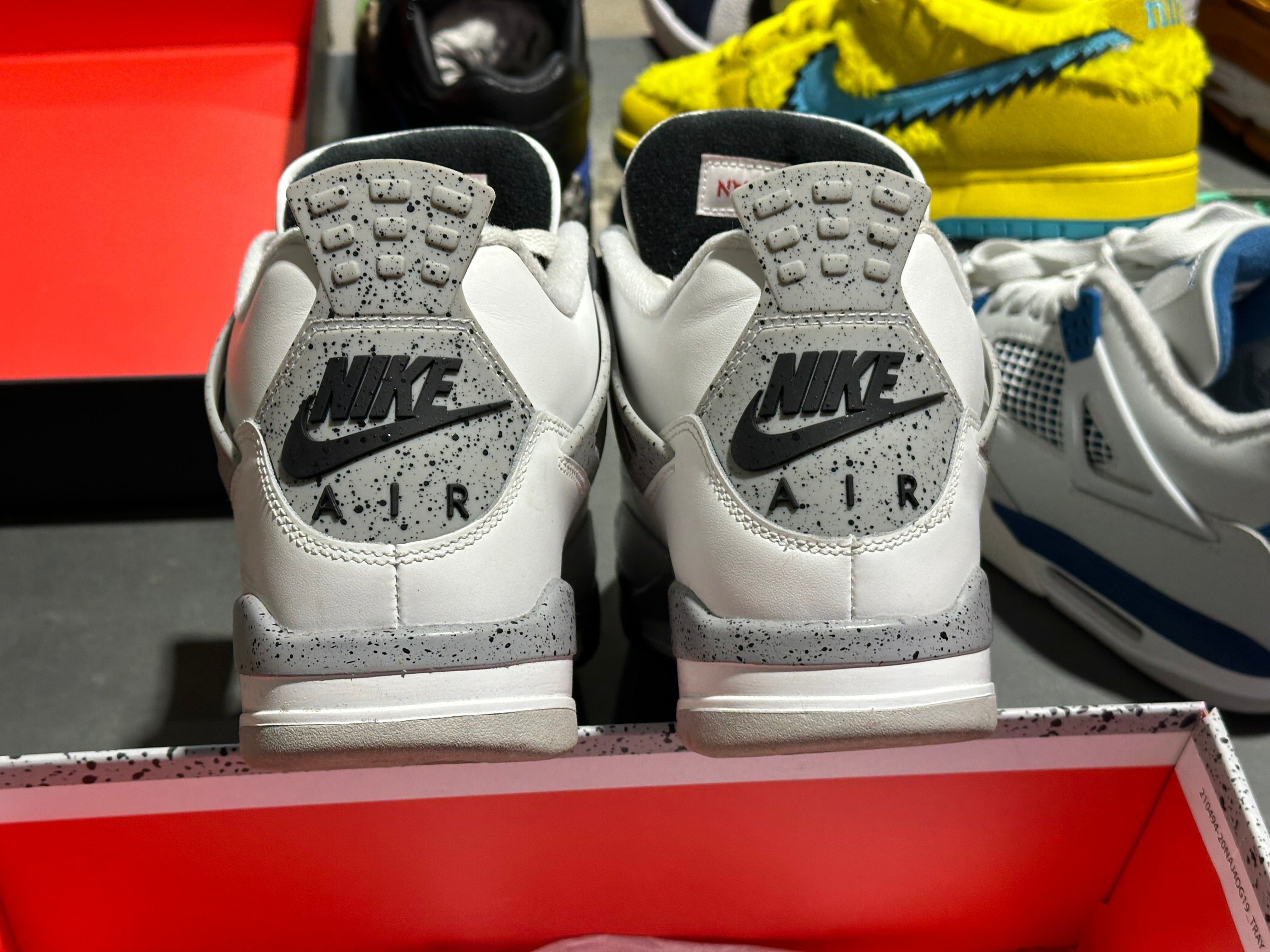 Air Jordan 4 Retro - White Cement Size 9.5