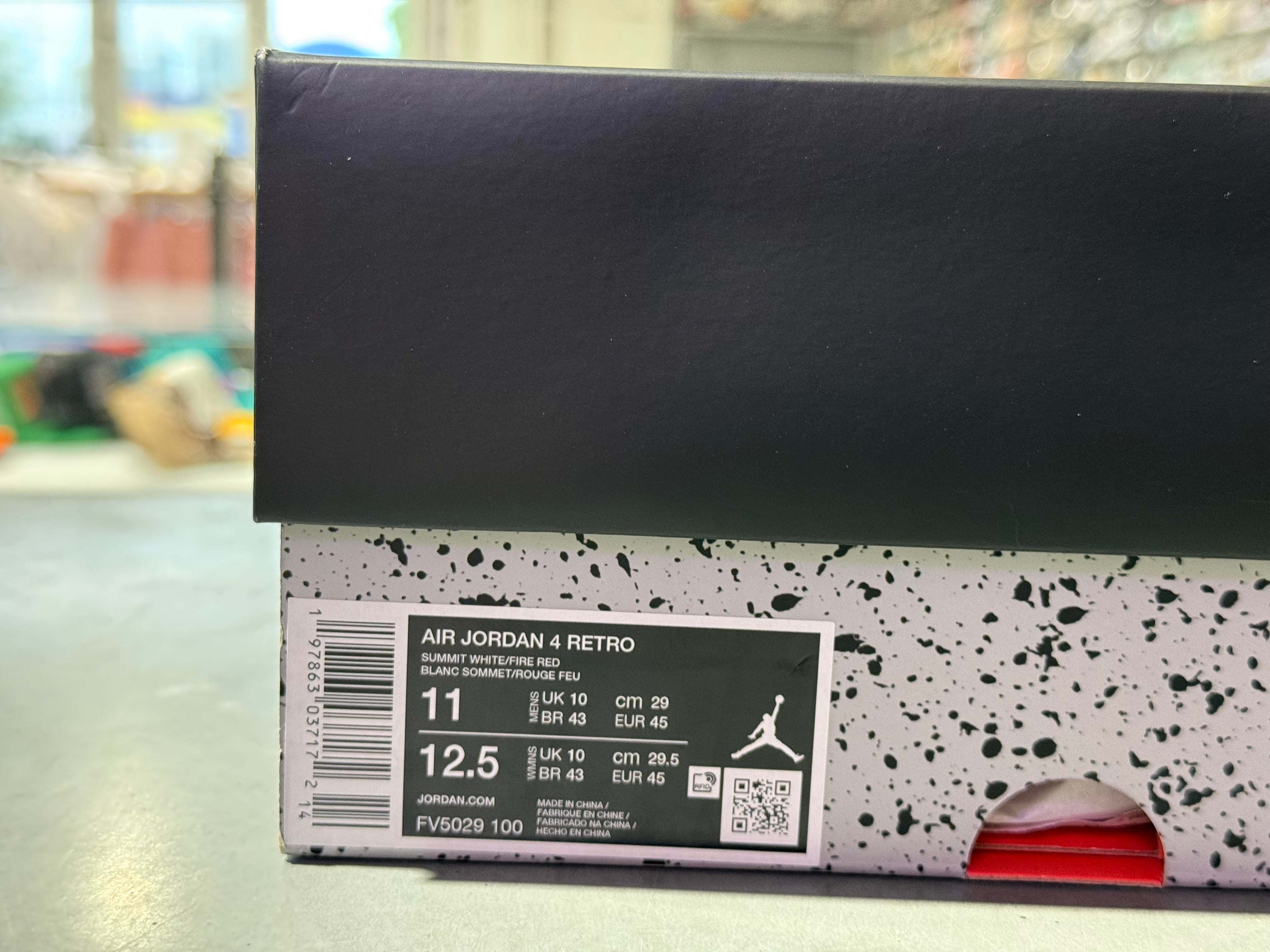 Air Jordan 4 Retro - White Cement 2025 Size 11