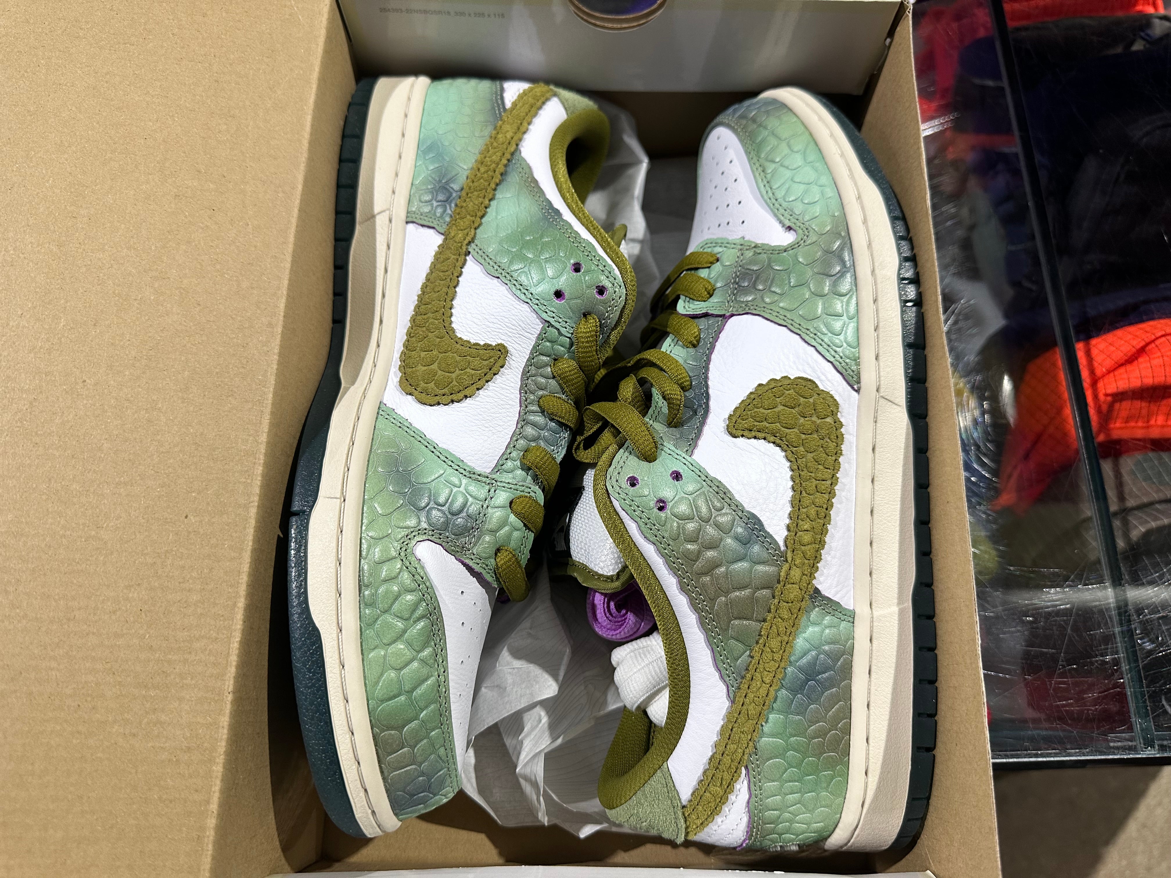 Nike SB Dunk Low - Alexis Sablone Chameleon