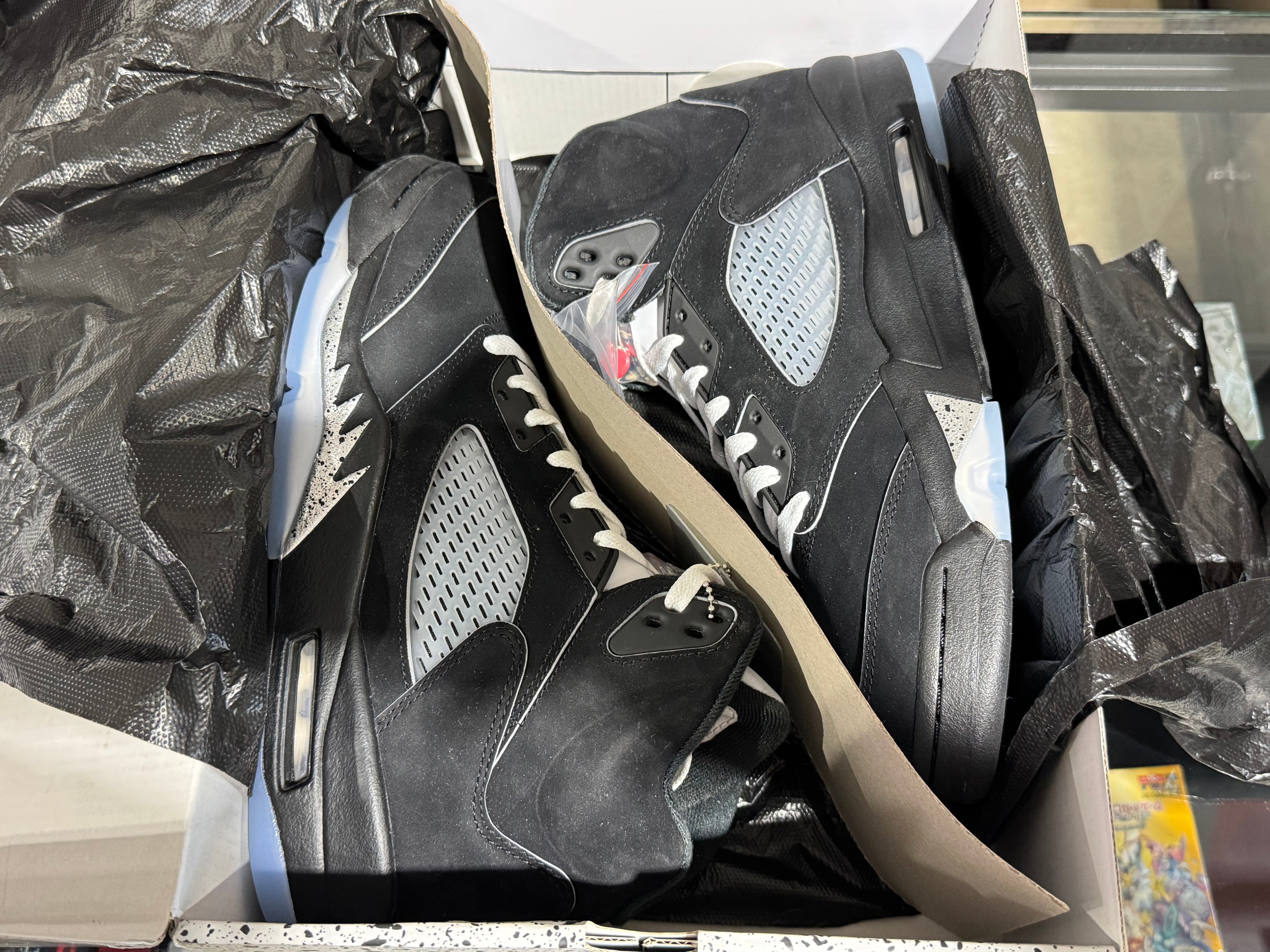 Air Jordan 5 Retro - Black Metallic Size 10