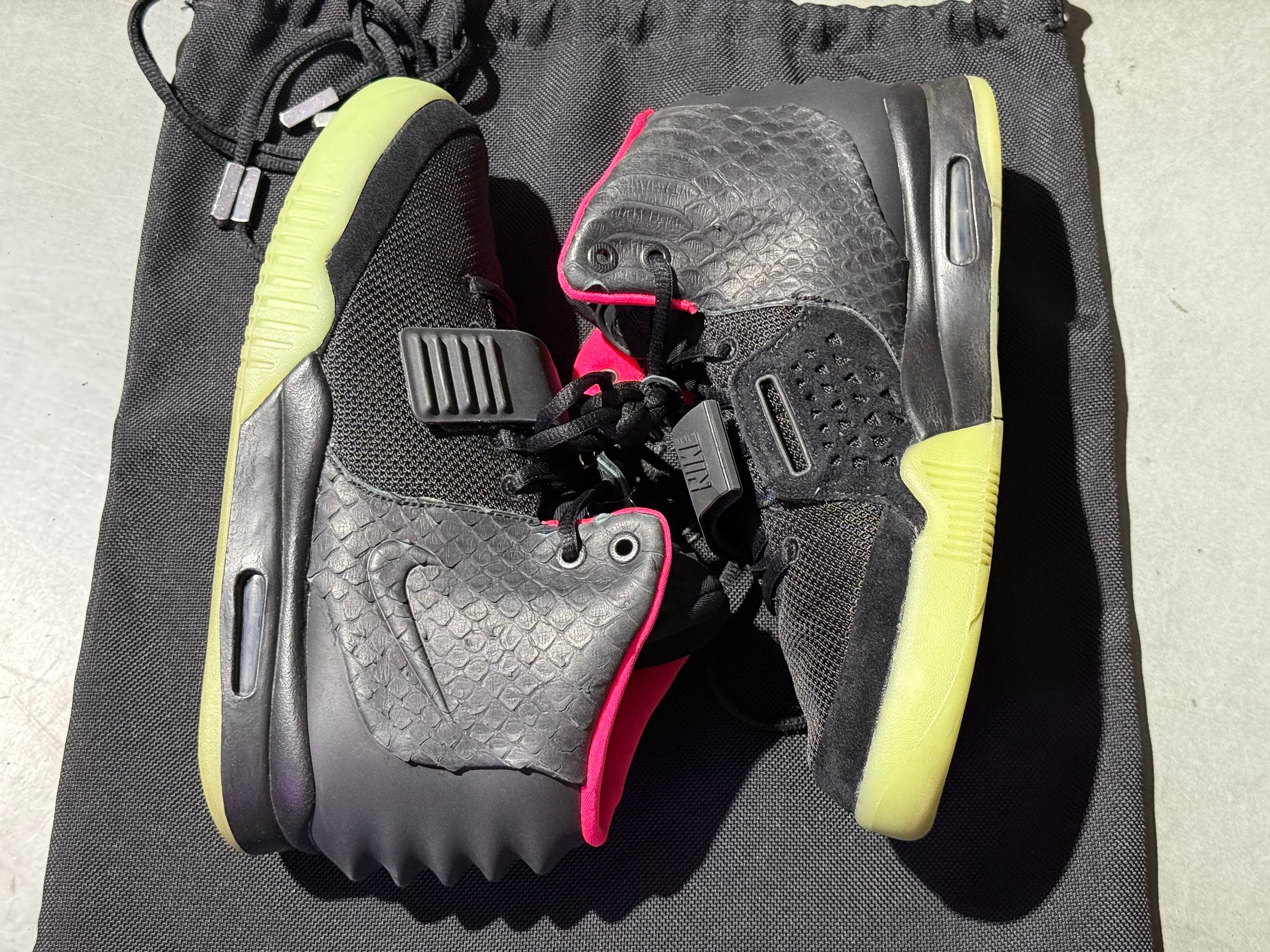 Nike Air Yeezy 2 - Solar Red Size 8