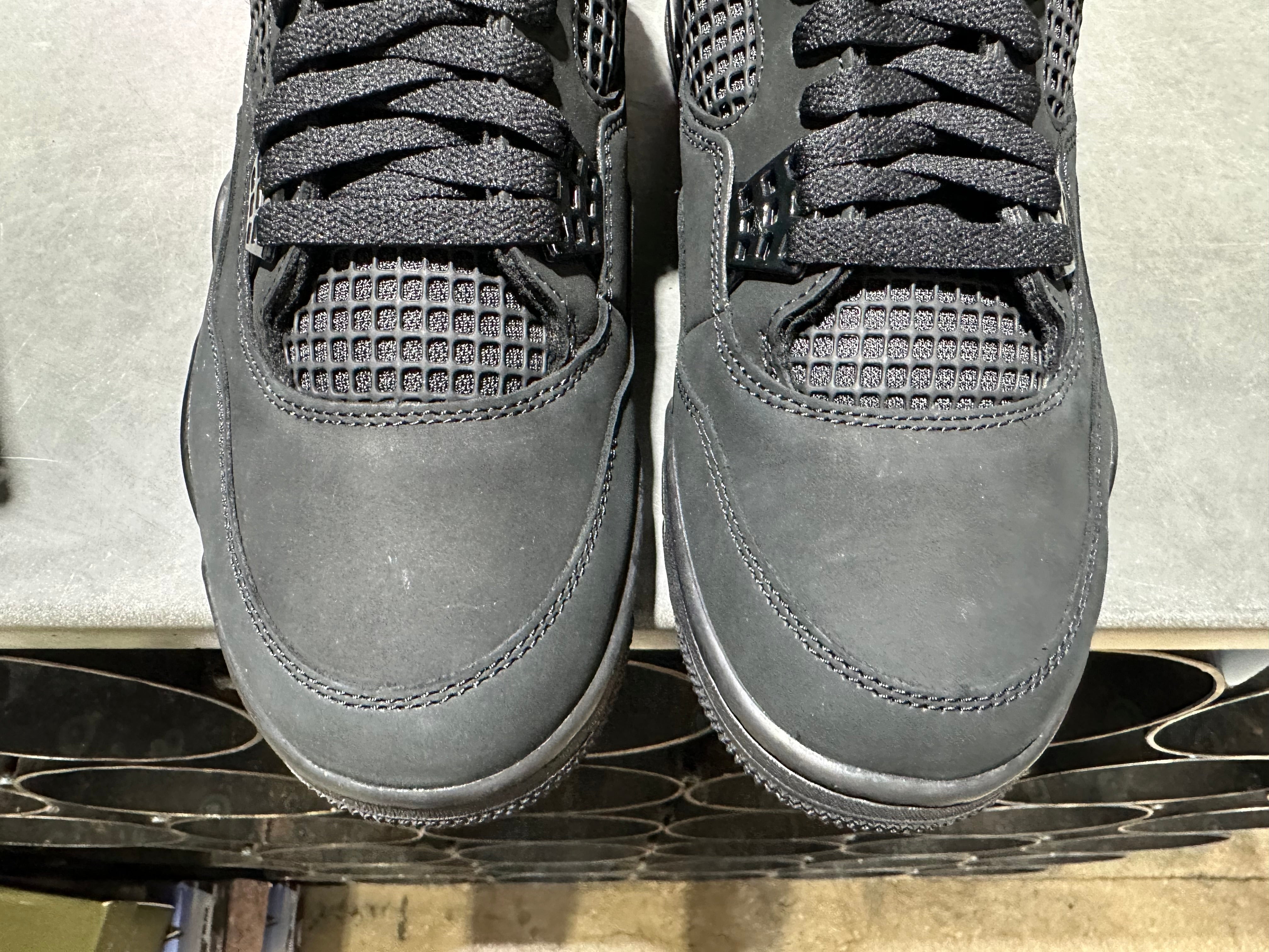 Air Jordan 4 Retro - Black Cat Size 11