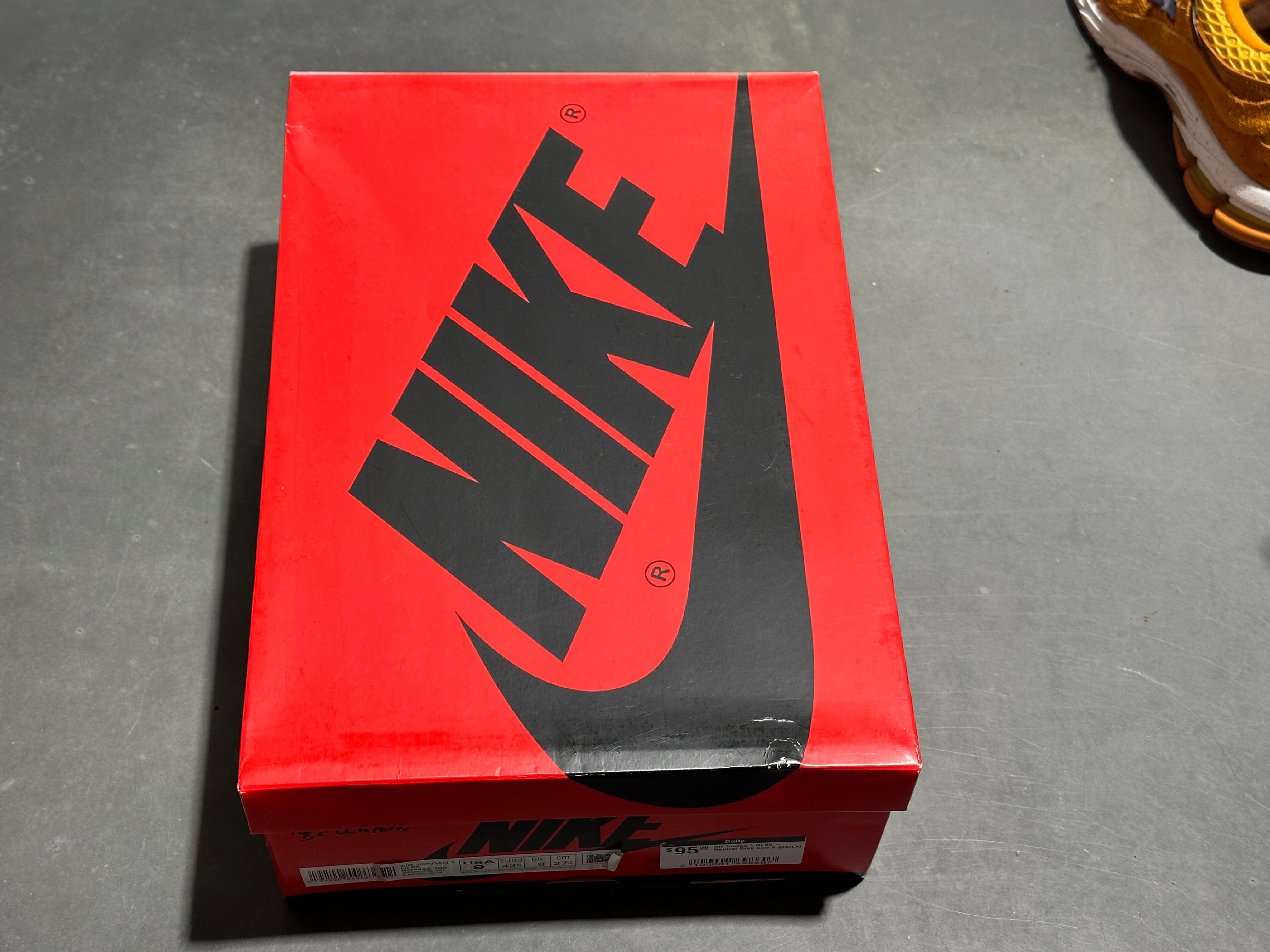 Air Jordan 1 Hi 85 - Neutral Grey Size 9