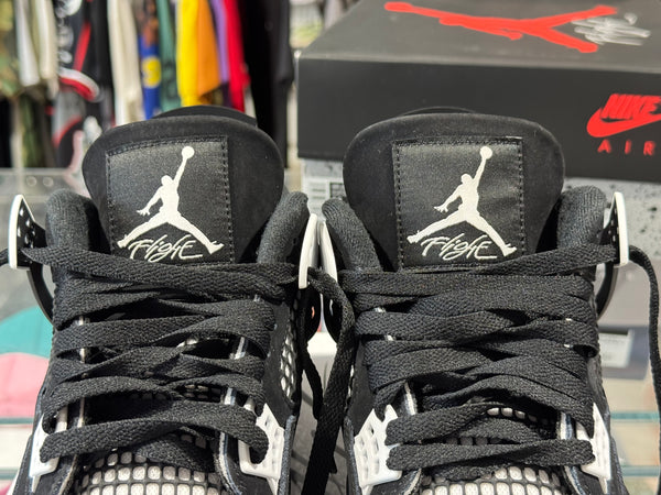 Air Jordan 4 Retro - White Thunder Size 9.5