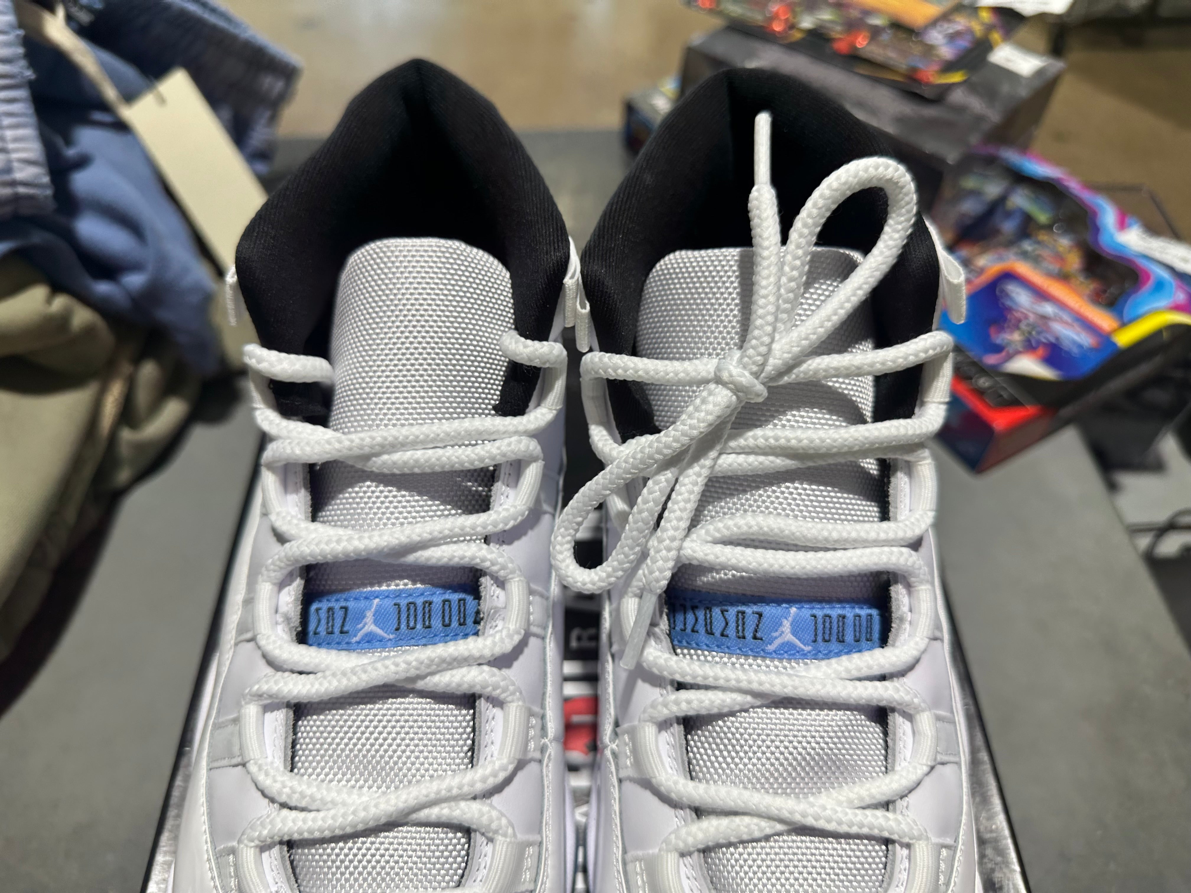 Air Jordan 11 Retro - Legend Blue Size 10.5
