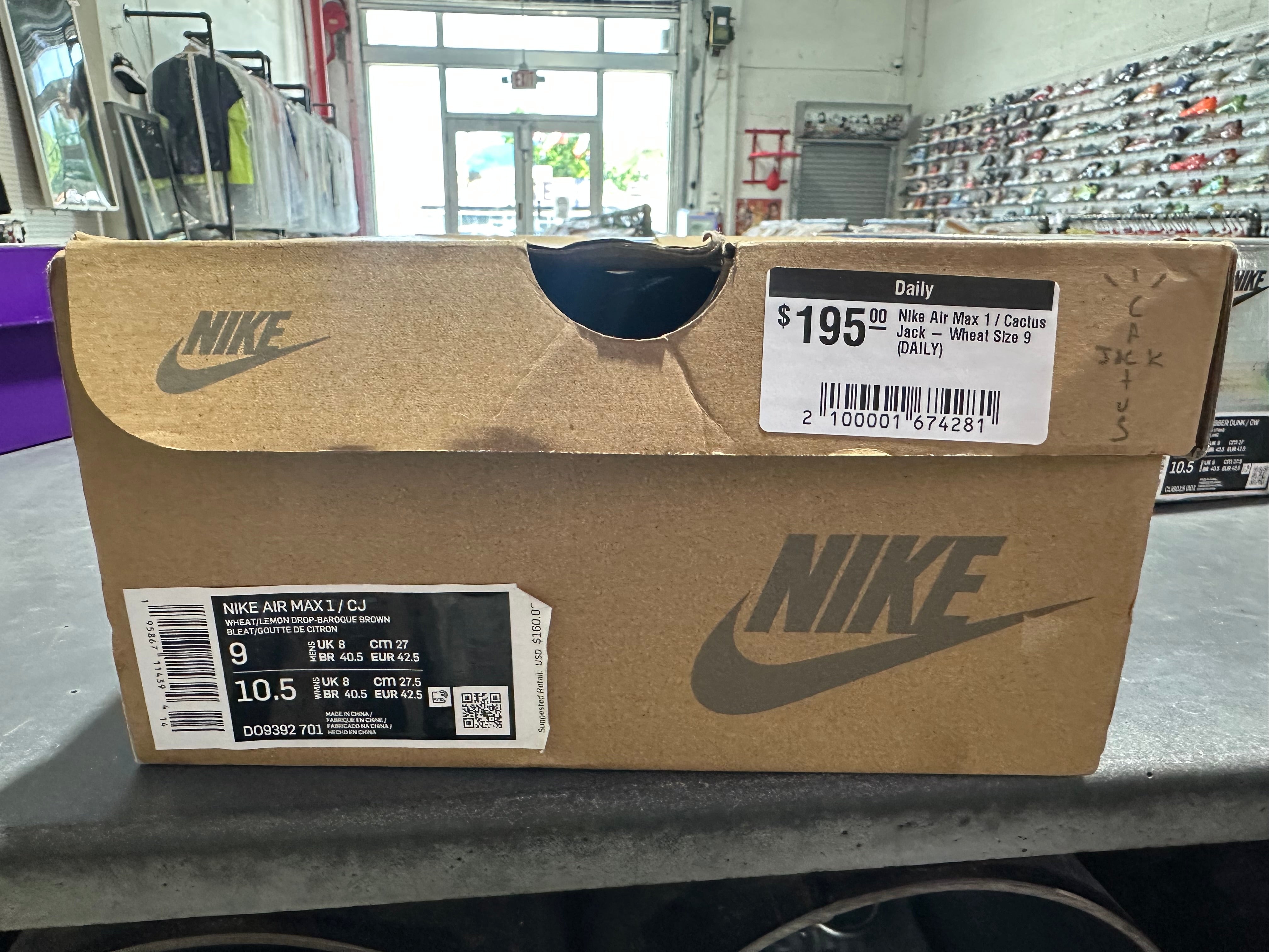 Nike Air Max 1 / Cactus Jack - Wheat Size 9