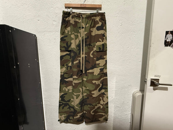 FOG Essentials Baggy Cargo Pants - Camo