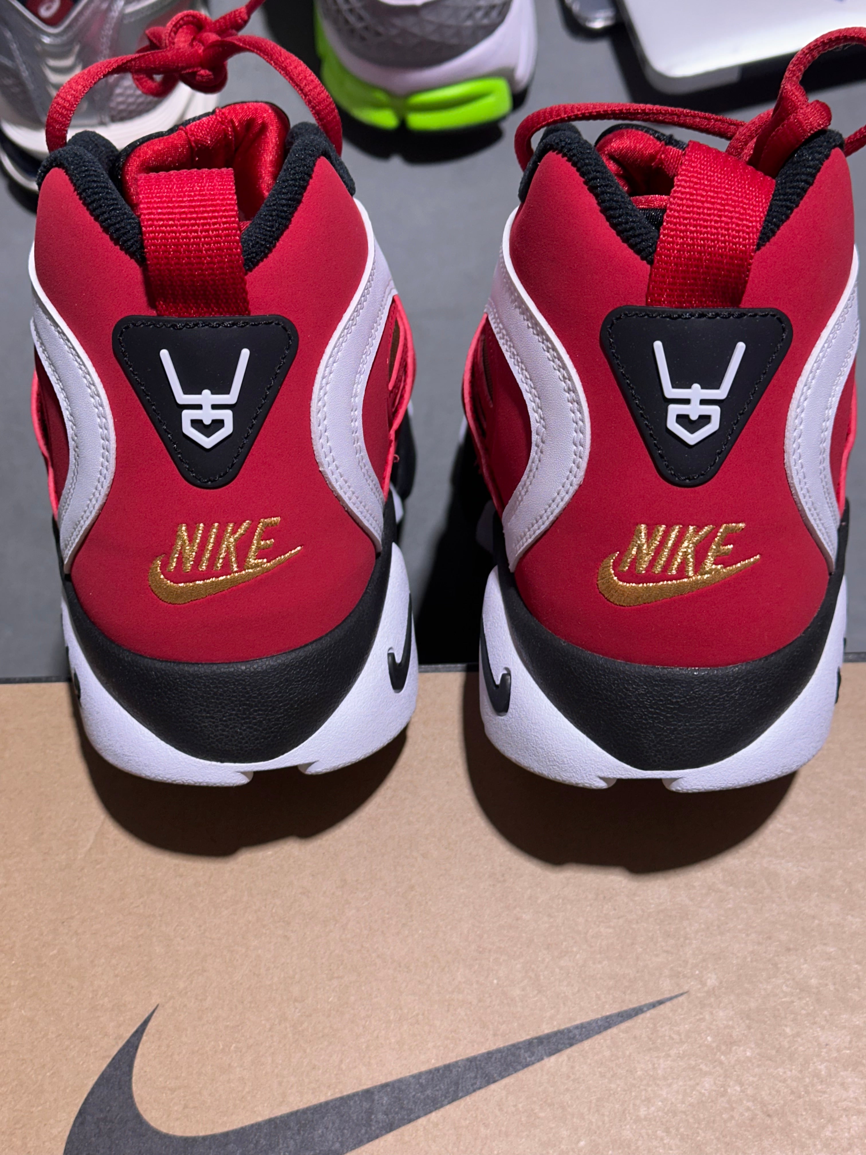 Nike Air Diamond Turf II - 2026 Red Gold Size 9.