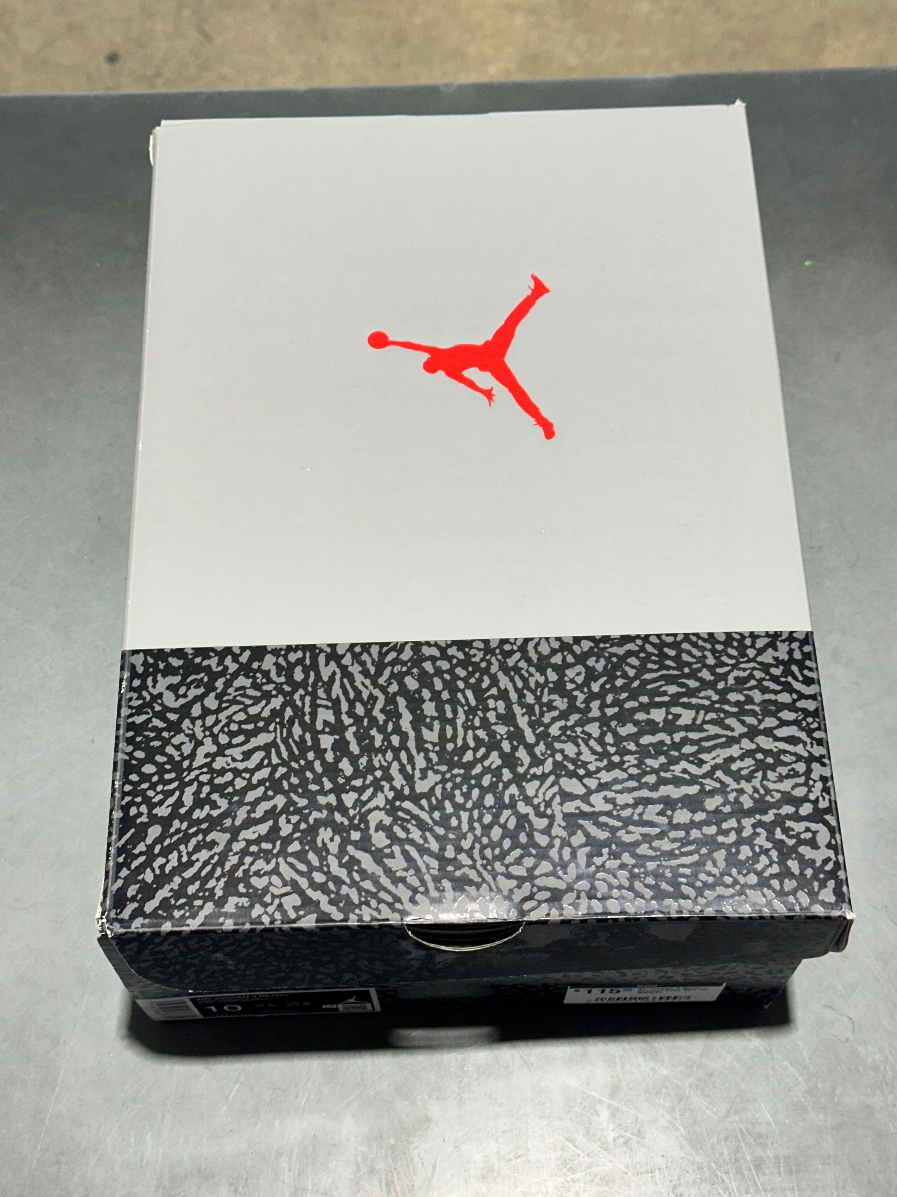 Air Jordan 3 Retro - Cement Grey Size 10