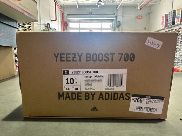 adidas Yeezy Boost 700 - Analog Size 10.5