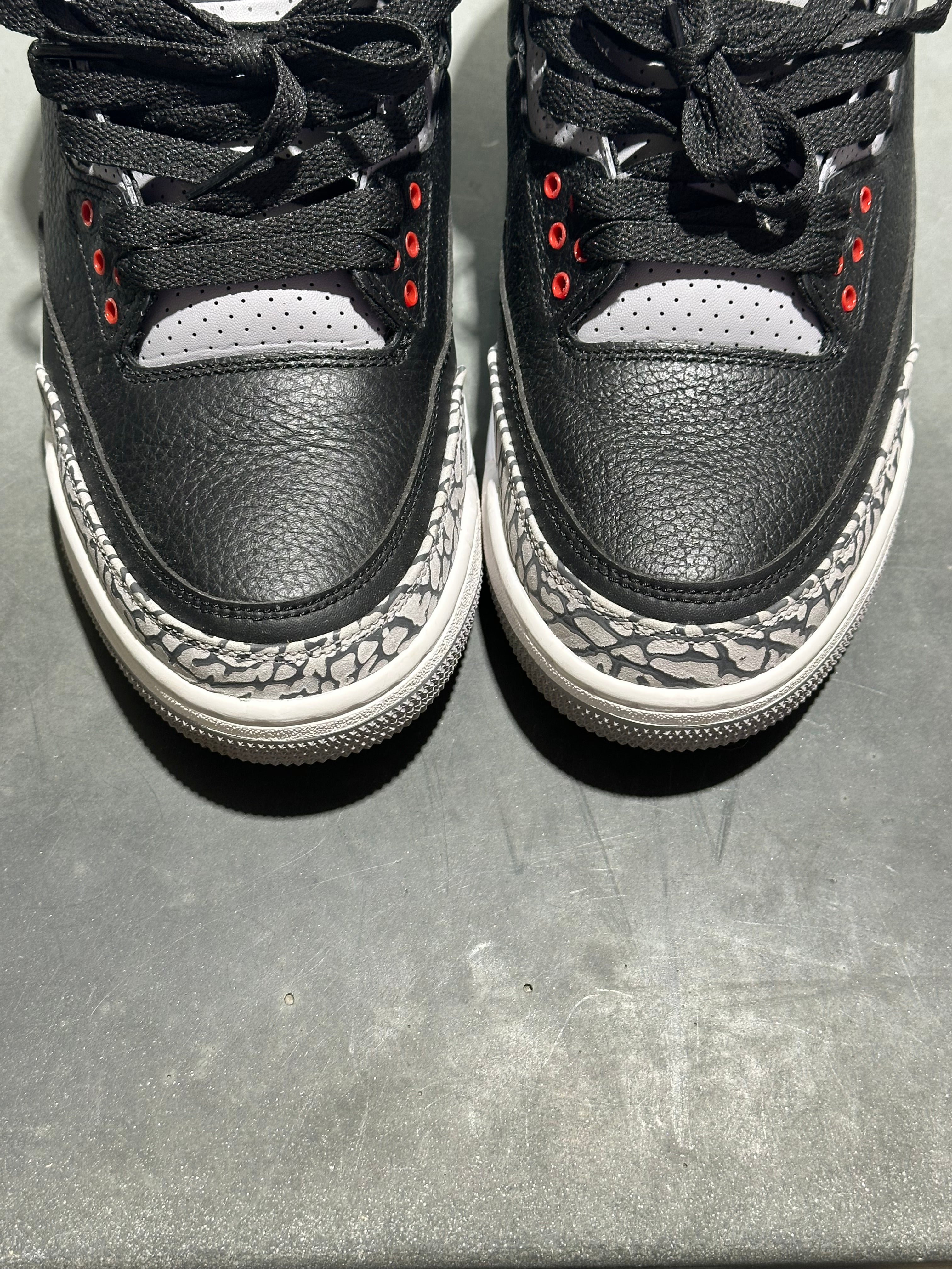 Air Jordan 3 Retro - Black Cement 2018 Size 9