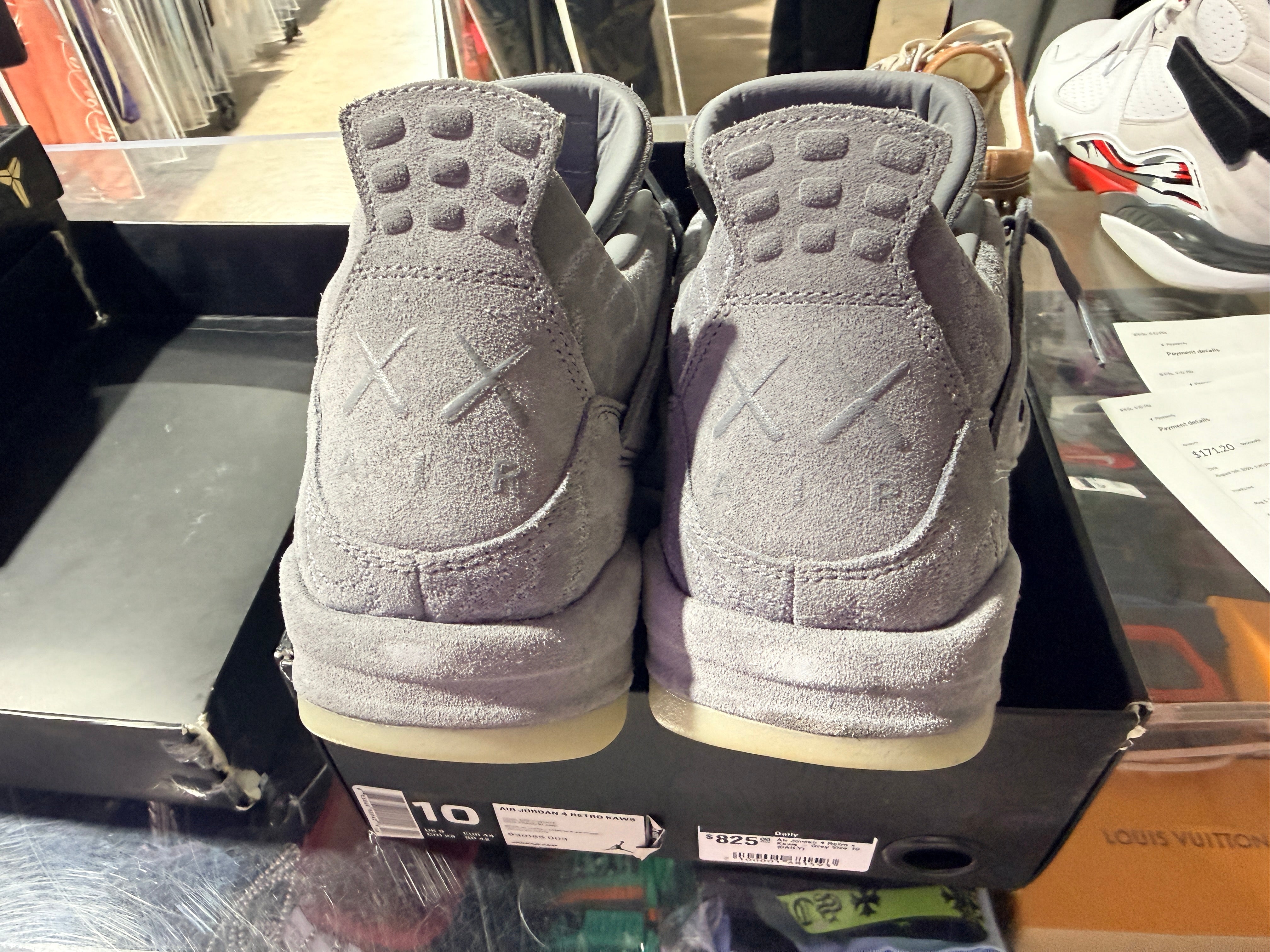 Air Jordan 4 Retro x Kaws - Grey Size 10