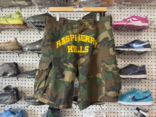 USED GV Gallery Raspberry Hills Army Shorts Size Small