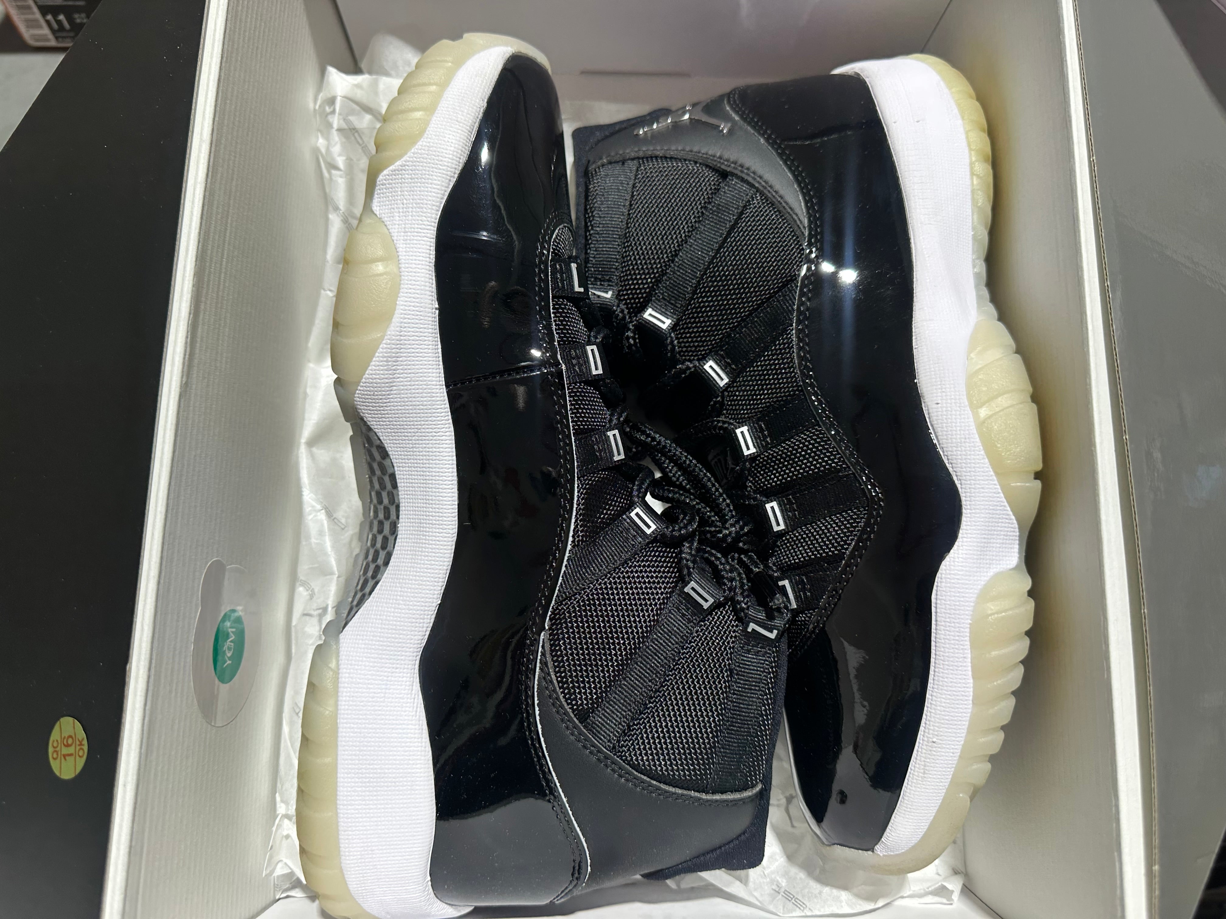 Air Jordan 11 Retro - Jubilee Size 10