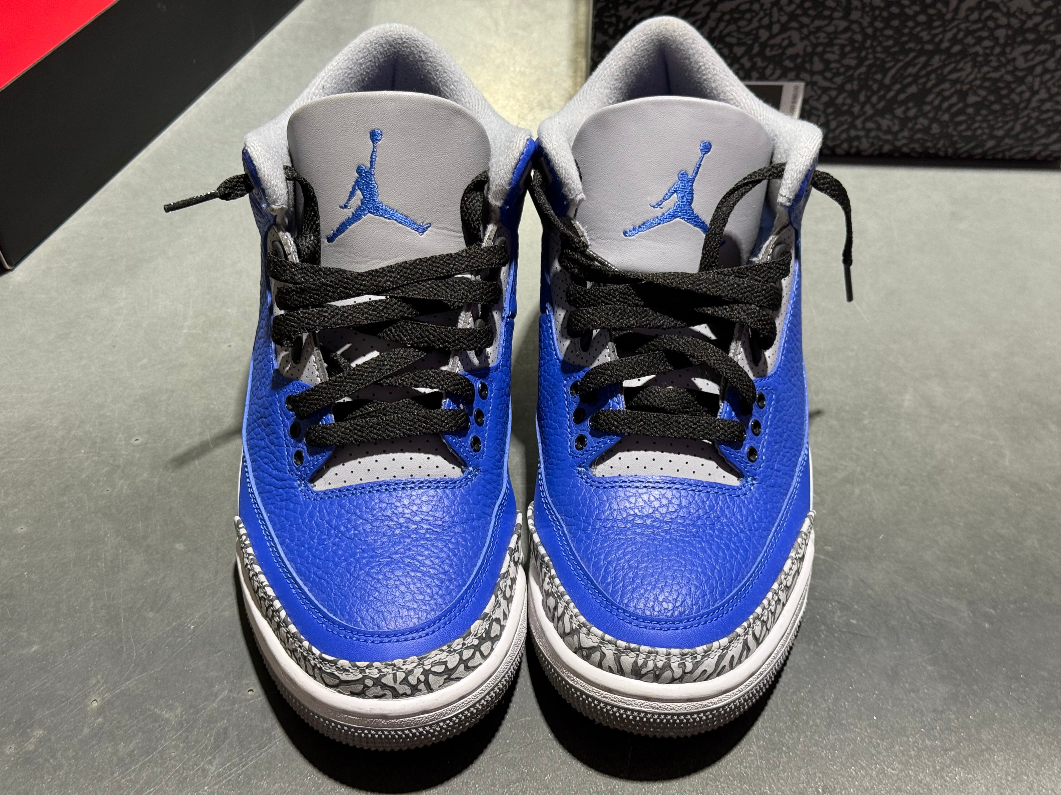 Air Jordan 3 Retro - Varsity Royal Size 8.5