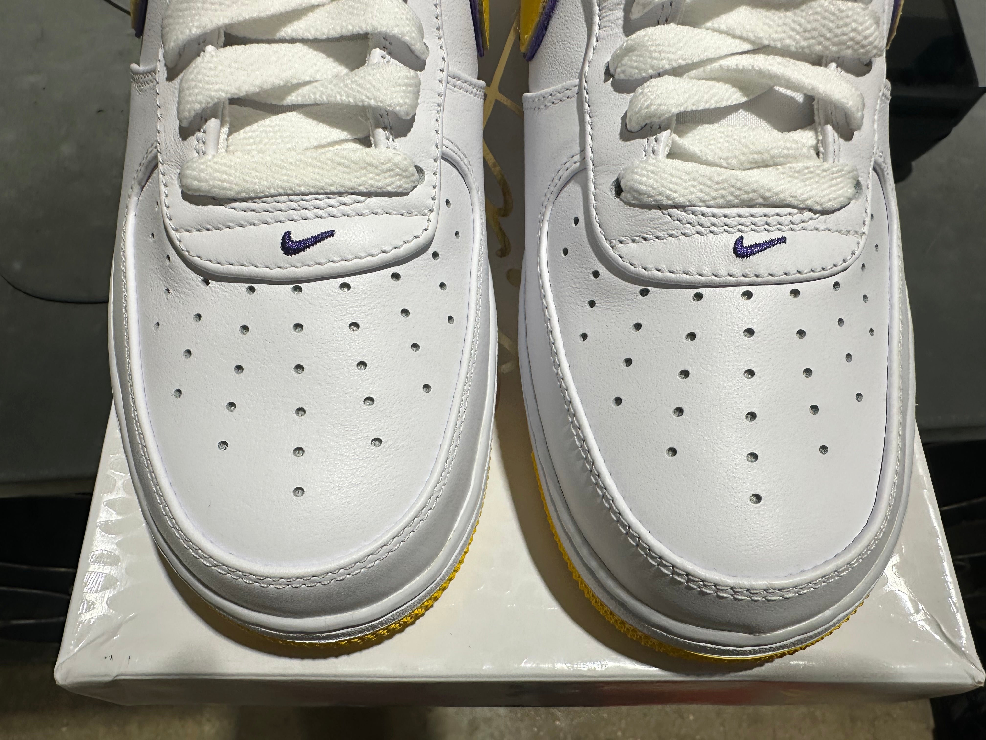 Nike Air Force 1 Low Retro QS KB - Kobe Bryant/White Size 10.5