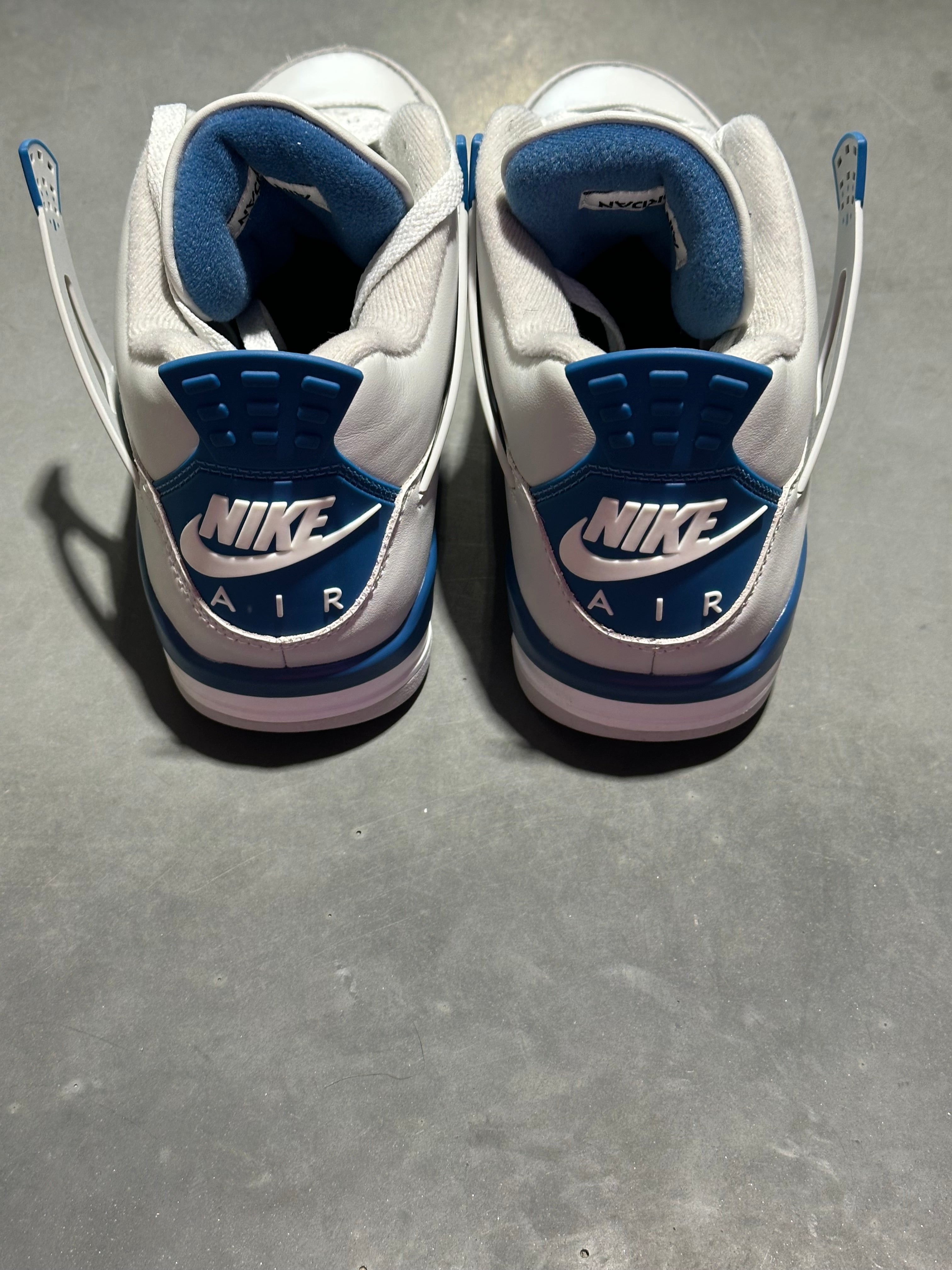 Air Jordan 4 Retro - Military Size 9