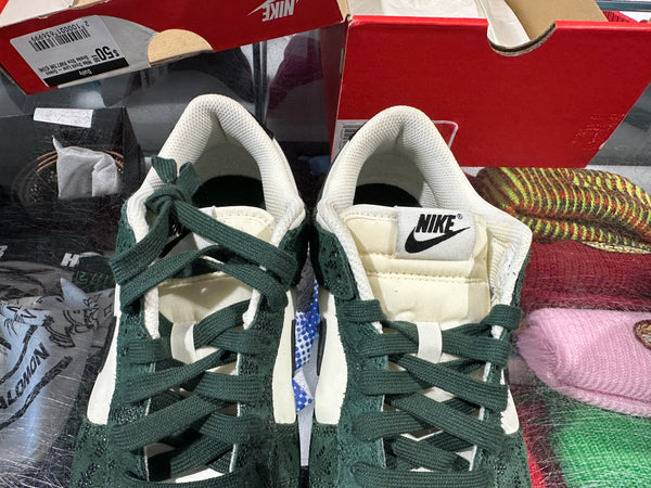 Nike Dunk Low - Green Snake Size 9W/7.5M