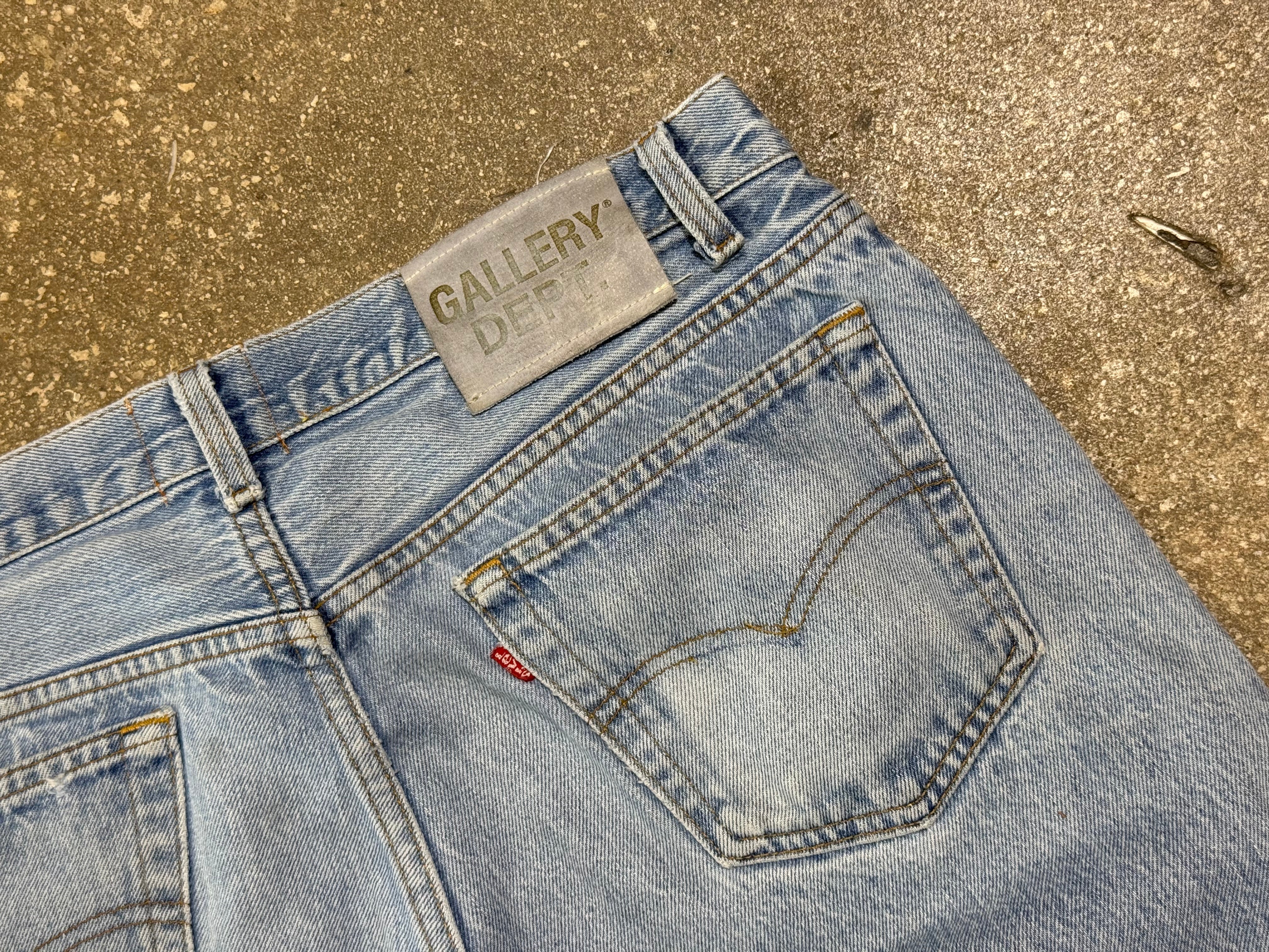 USED Gallery Department Flared Denim - Light Wash Size 32