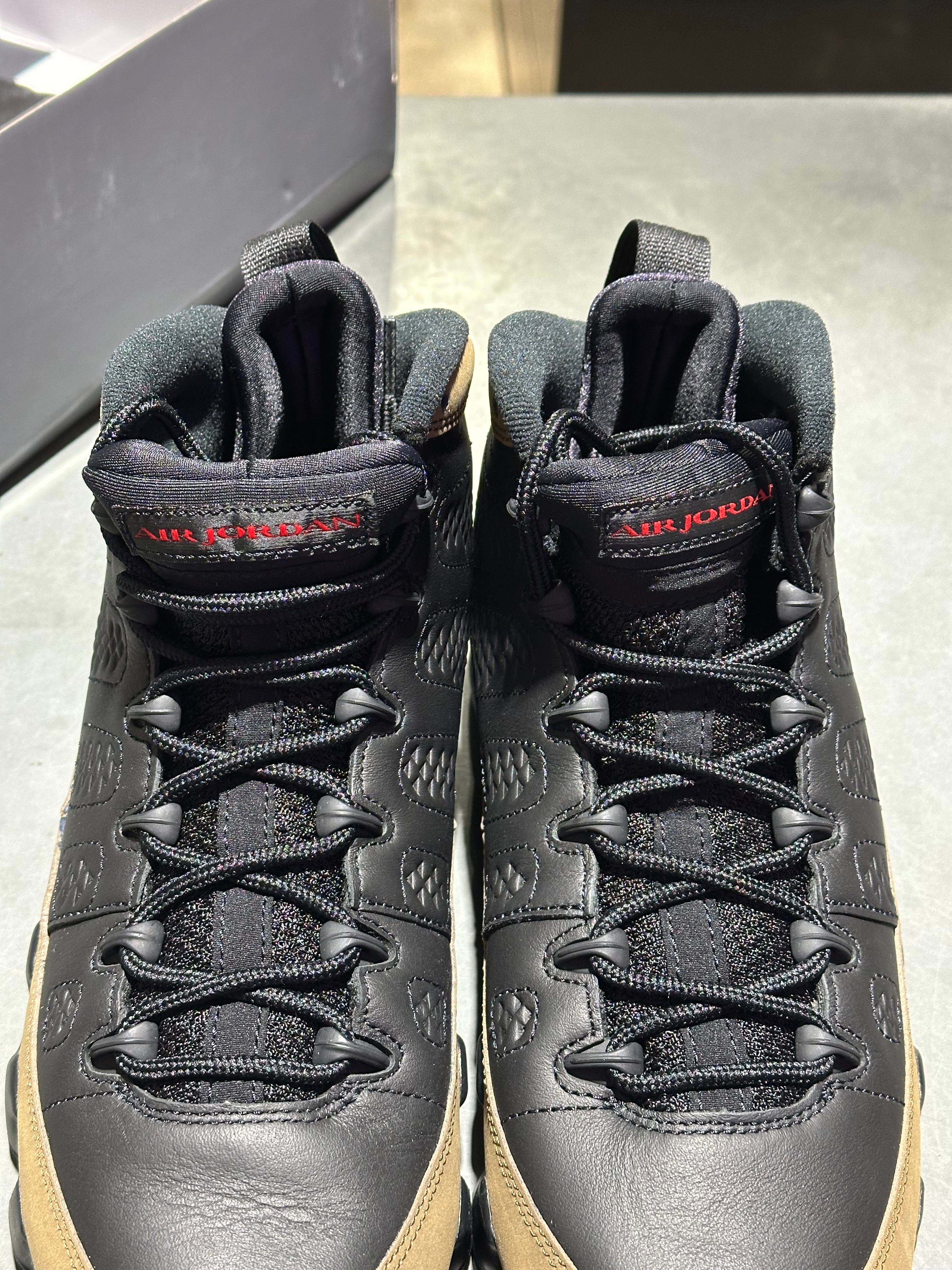 Air Jordan 9 Retro - Olive Size 8.5