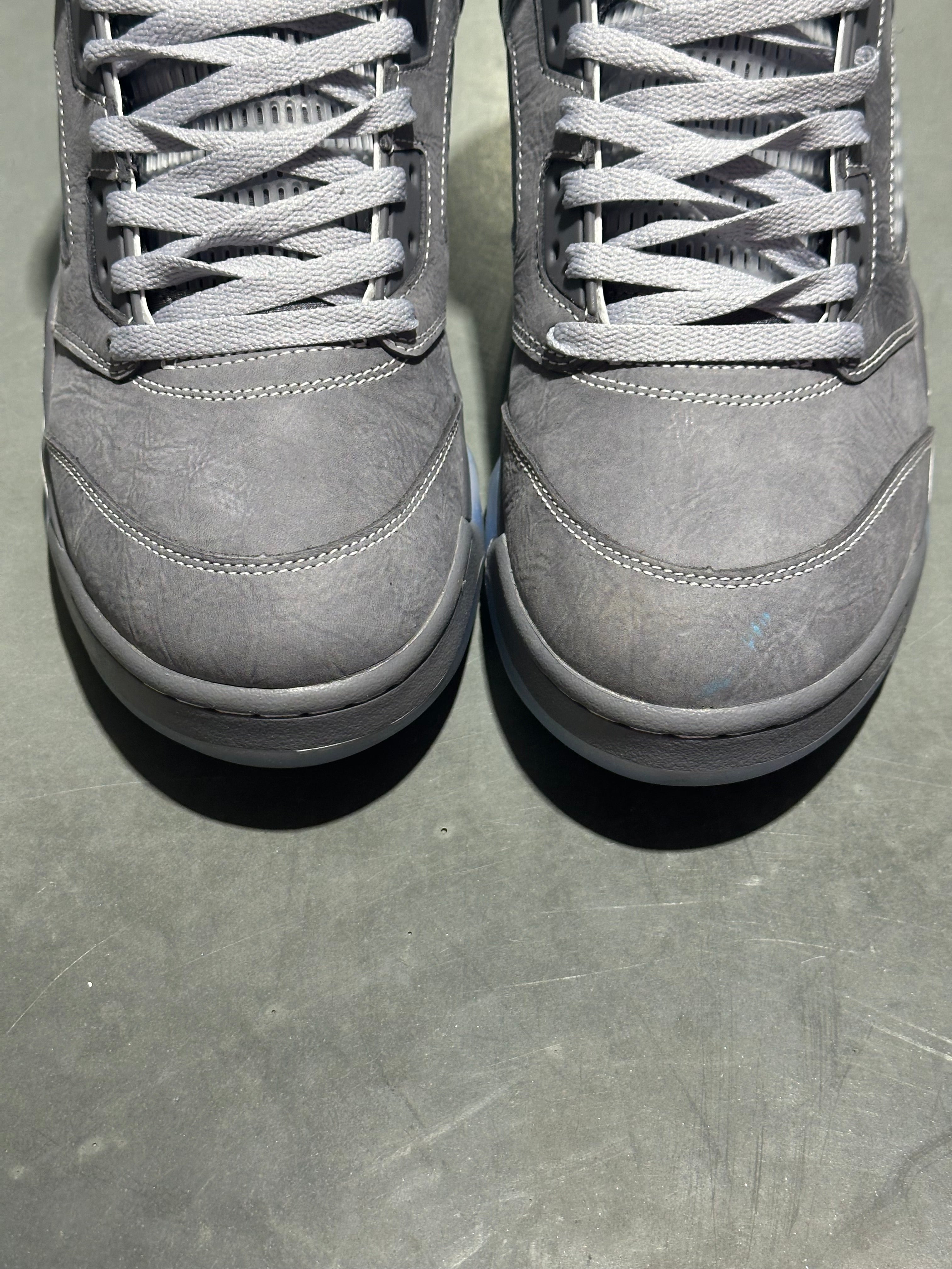 Air Jordan 5 Retro - Wolf Grey Size 10.5