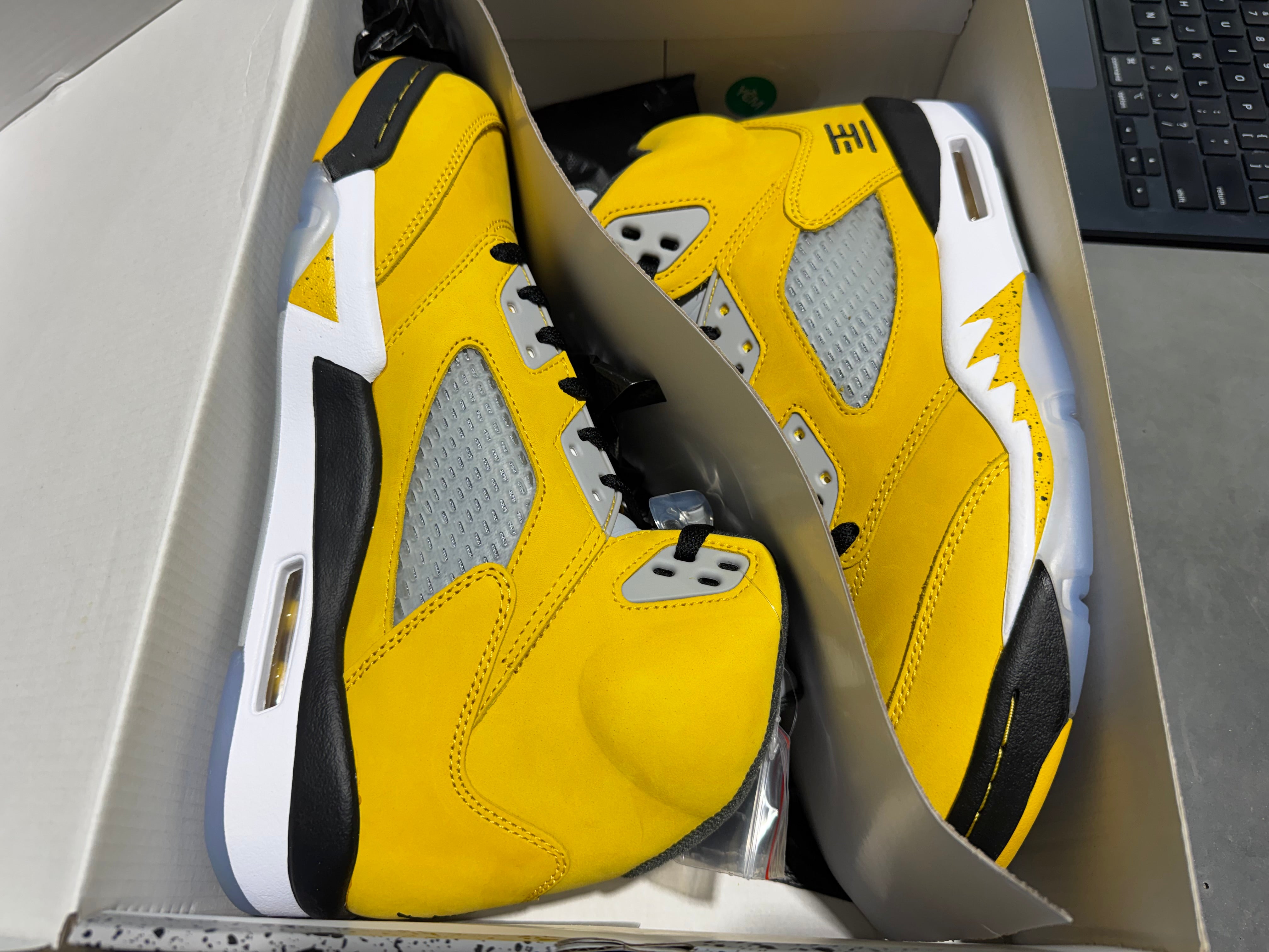 Air Jordan 5 Retro - Tokyo T23 2025 Size 10