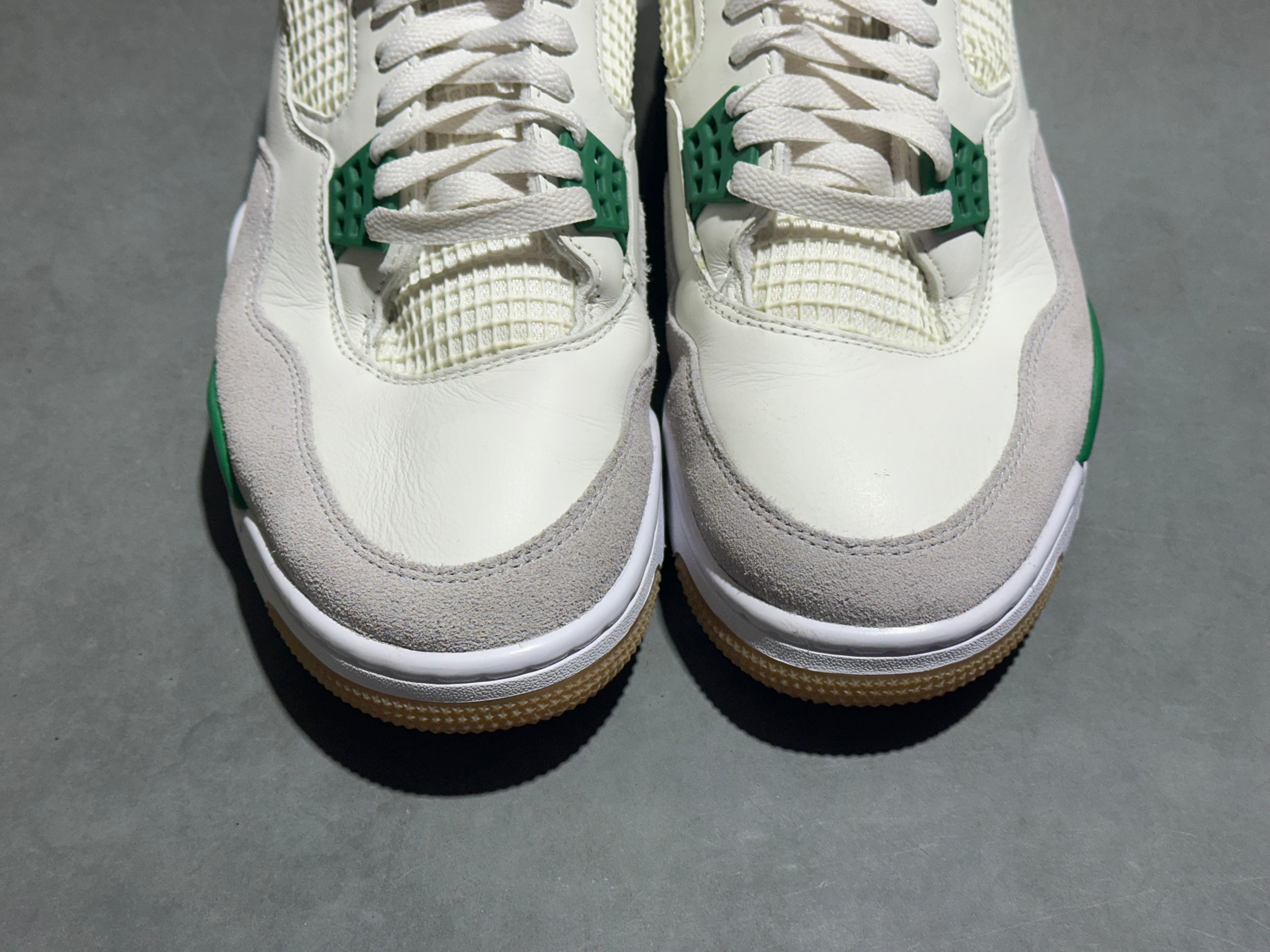 Air Jordan 4 Retro x Nike SB - Pine Green Size 11