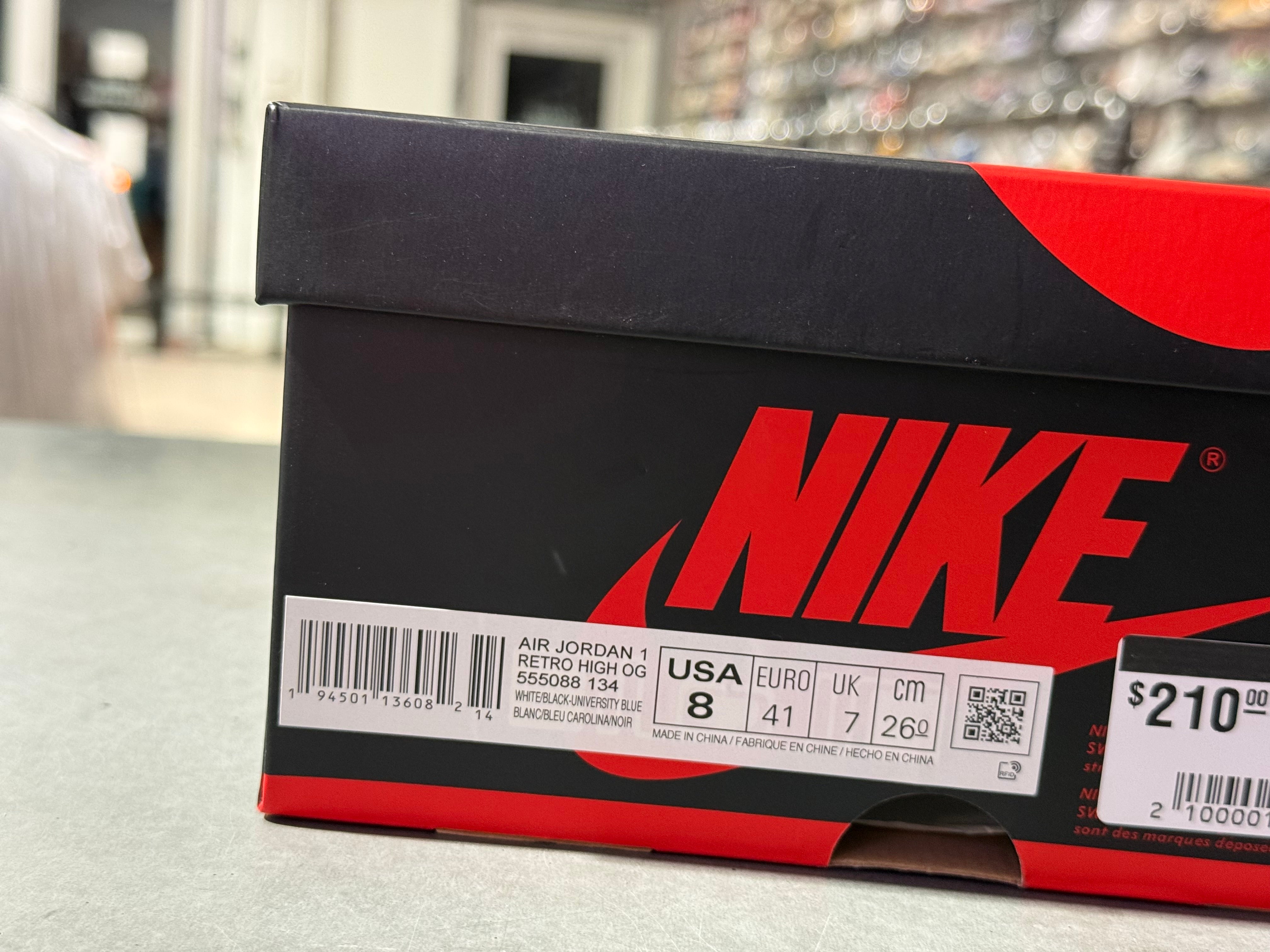 Air Jordan 1 Retro High OG - University Blue Size 8