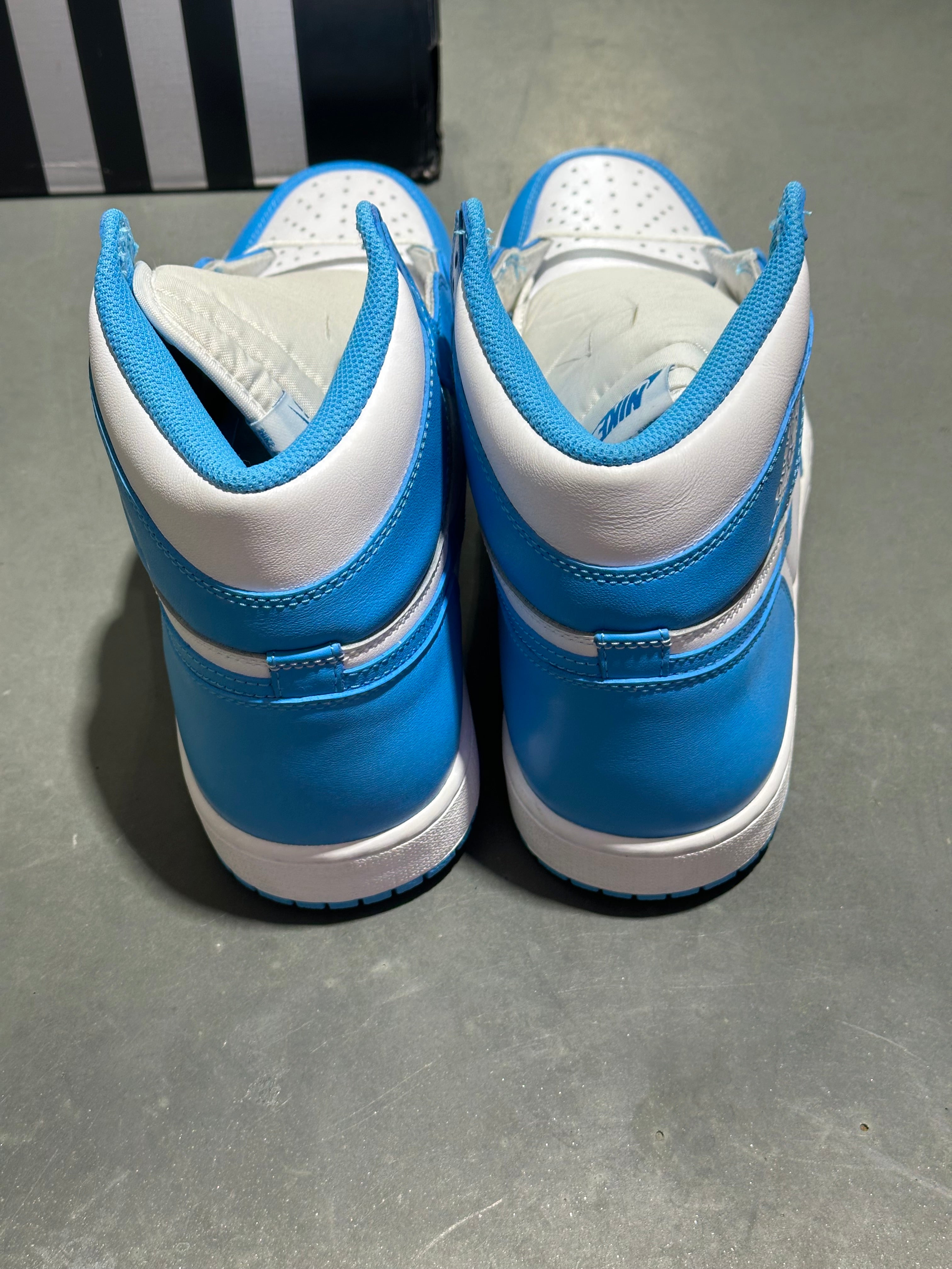 Air Jordan 1 Retro High OG - UNC Size 11.5