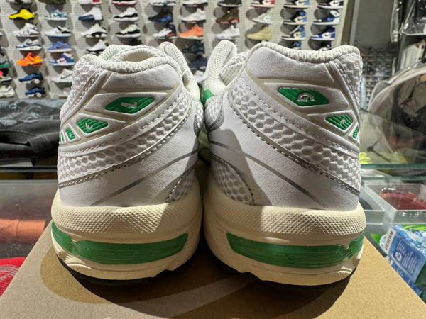 ASICS Gel-1130 - White/Malachite Green Size 8W/6.5Y